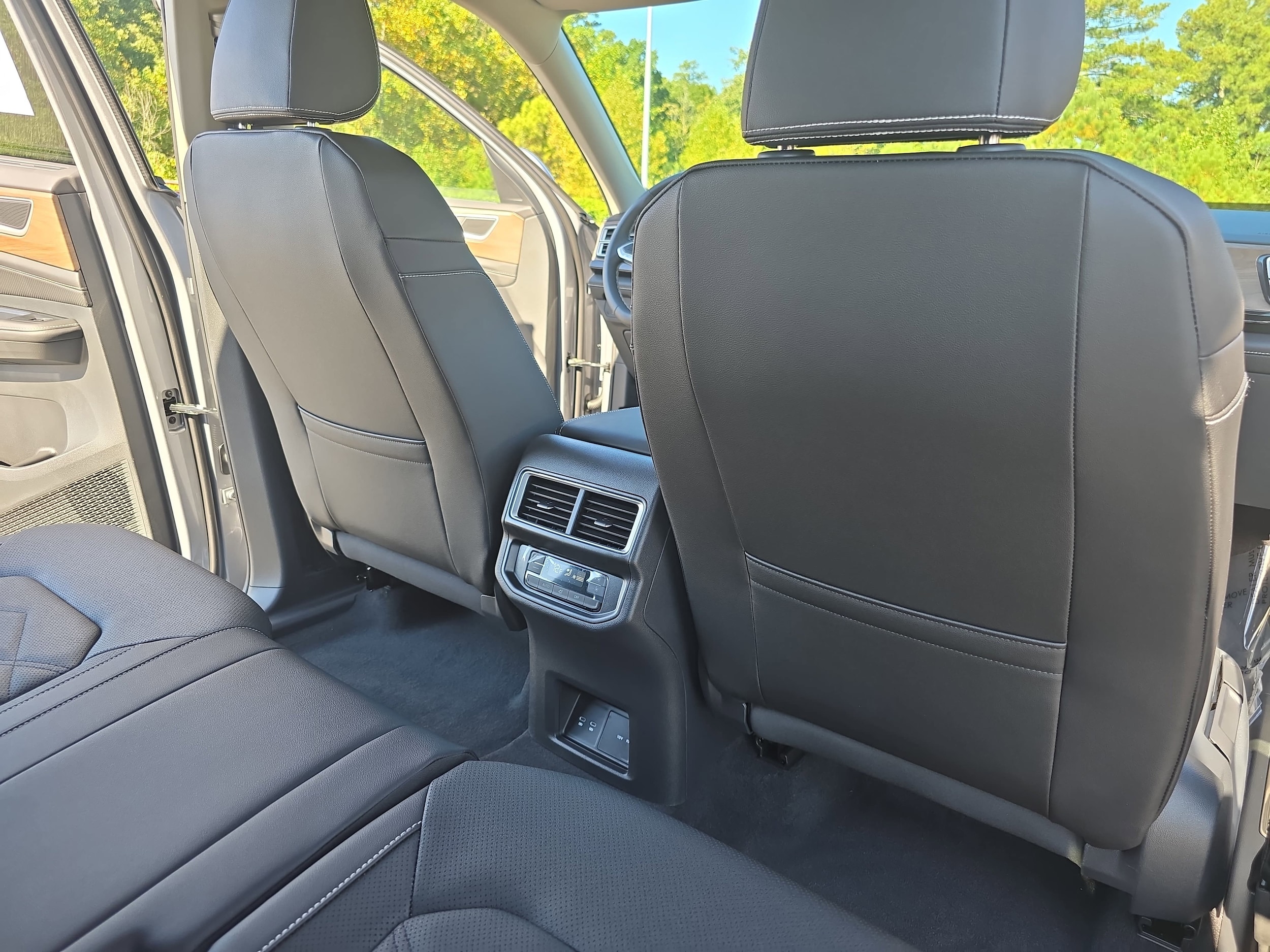 2026 Volkswagen Atlas SE w/Tech - Photo 11