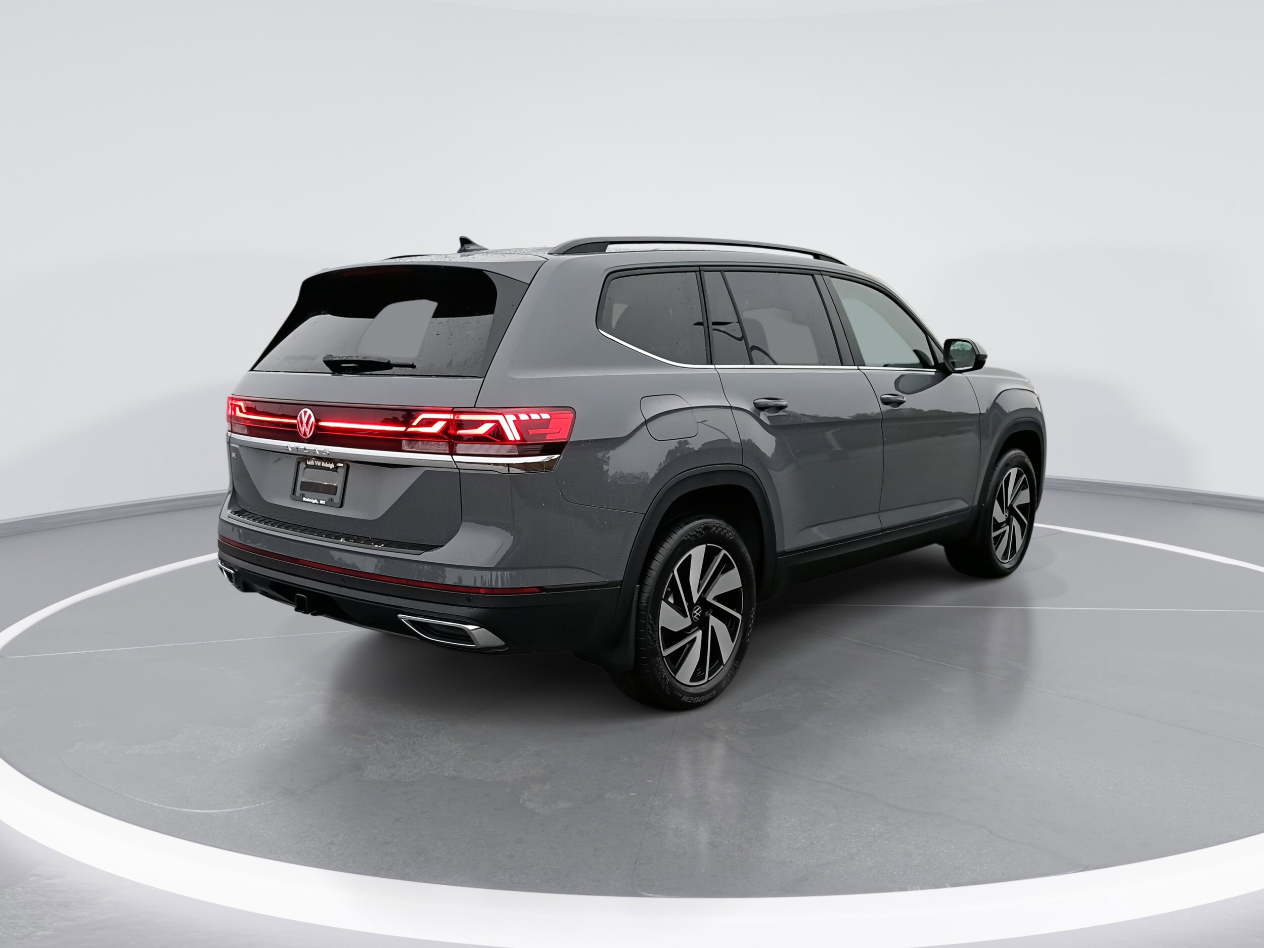 2026 Volkswagen Atlas SE Technology photo 2