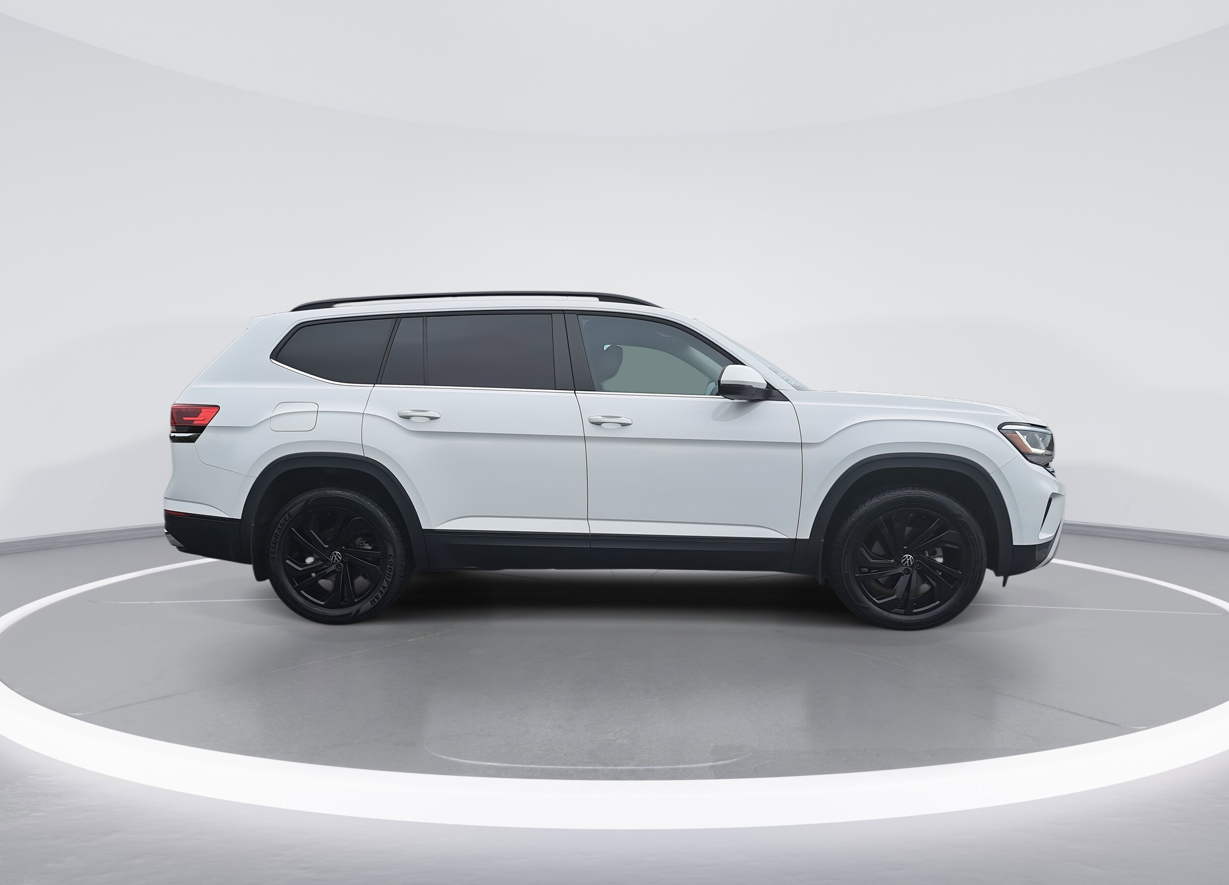 2023 Volkswagen Atlas V6 SE Technology photo 2