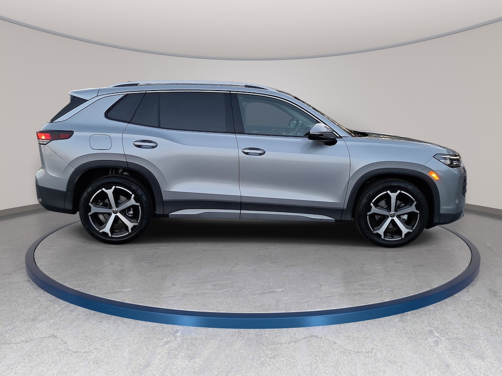 New 2026 Volkswagen Tiguan 2.0T SE SUV