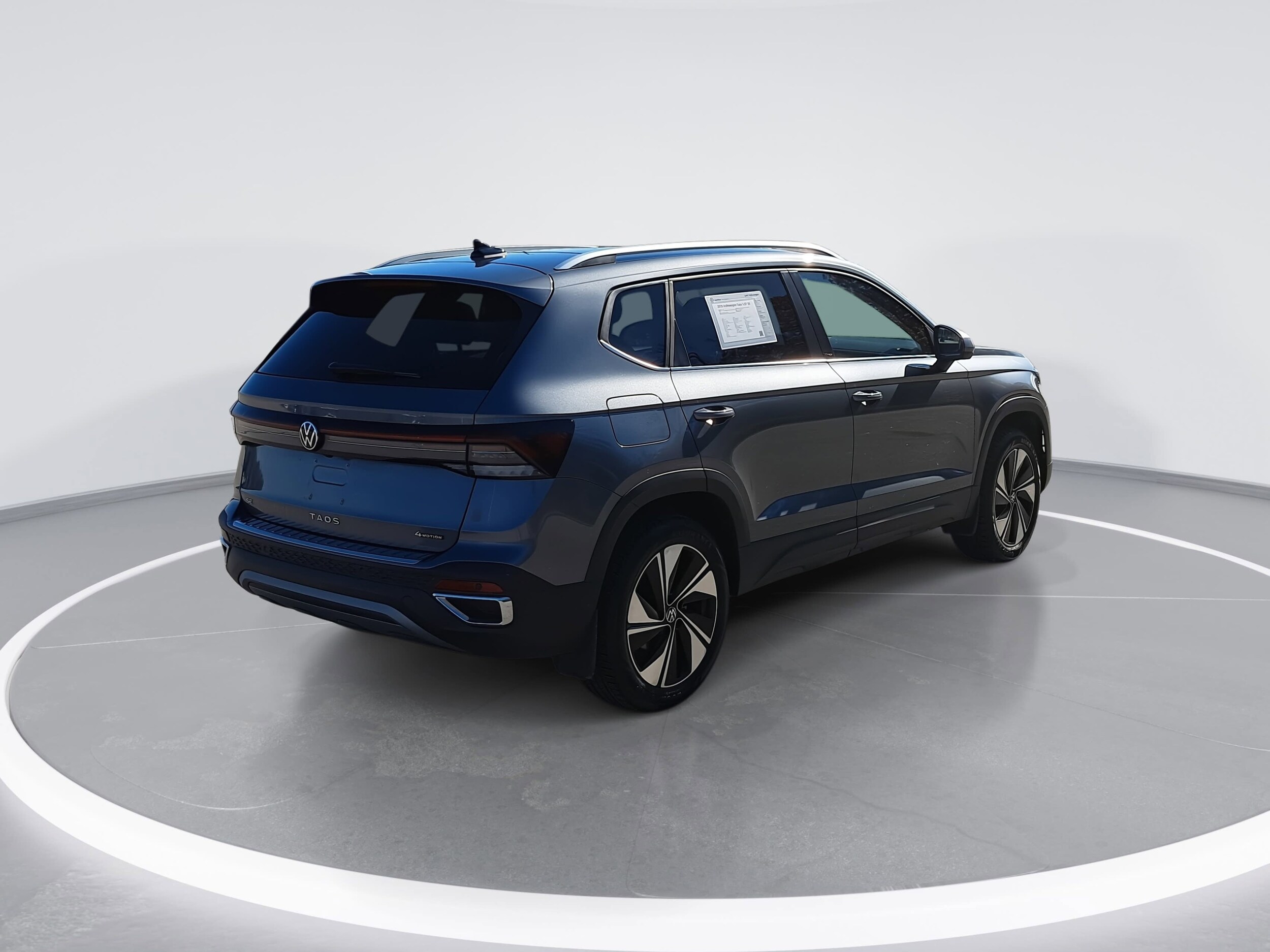 2025 Volkswagen Taos SE photo 3