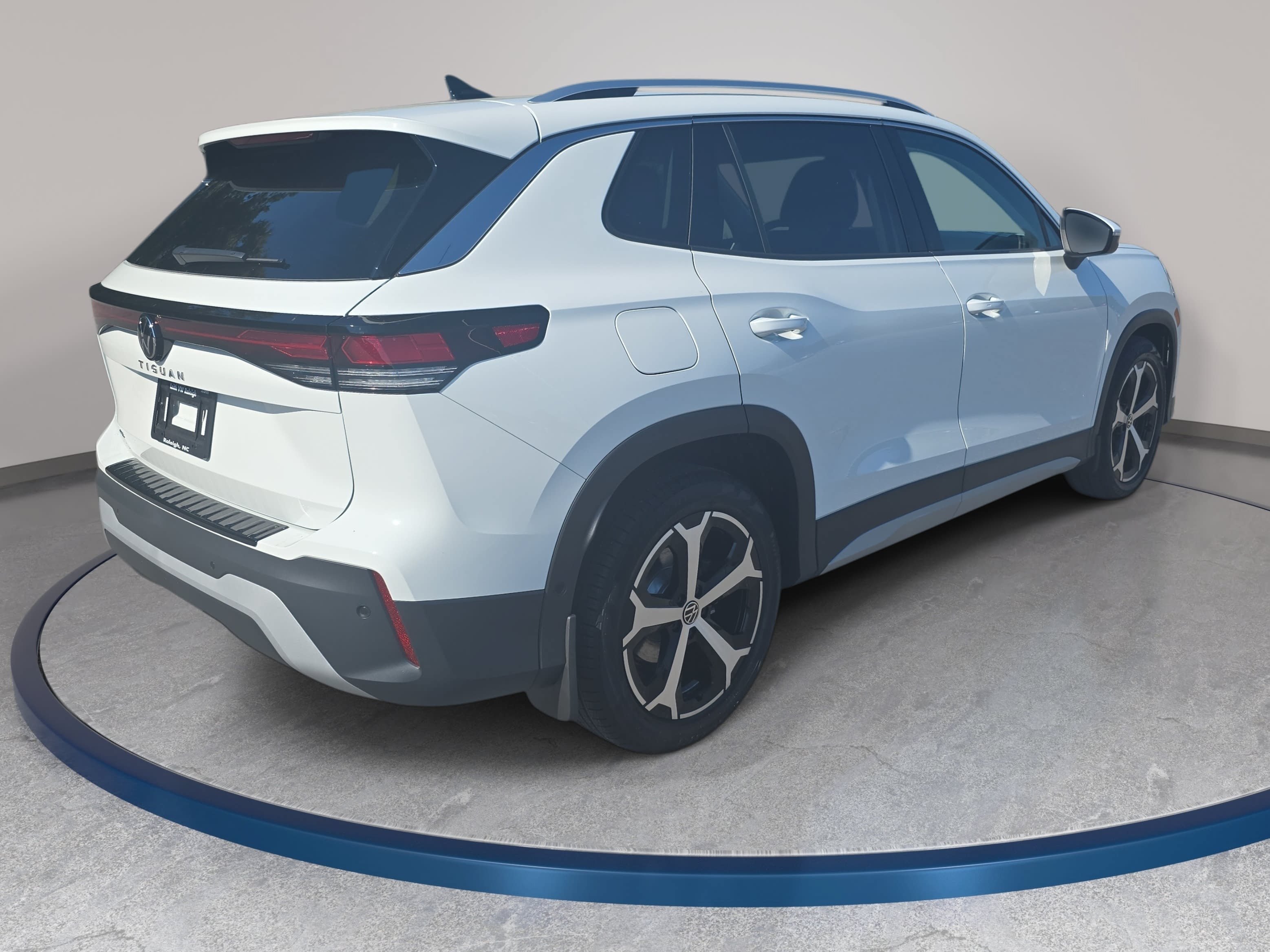 New 2026 Volkswagen Tiguan SE SUV