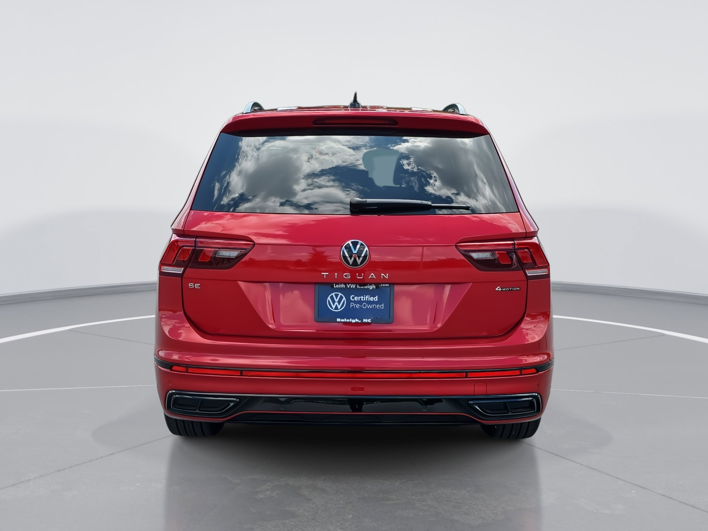 2024 Volkswagen Tiguan SE R-Line Black photo 3
