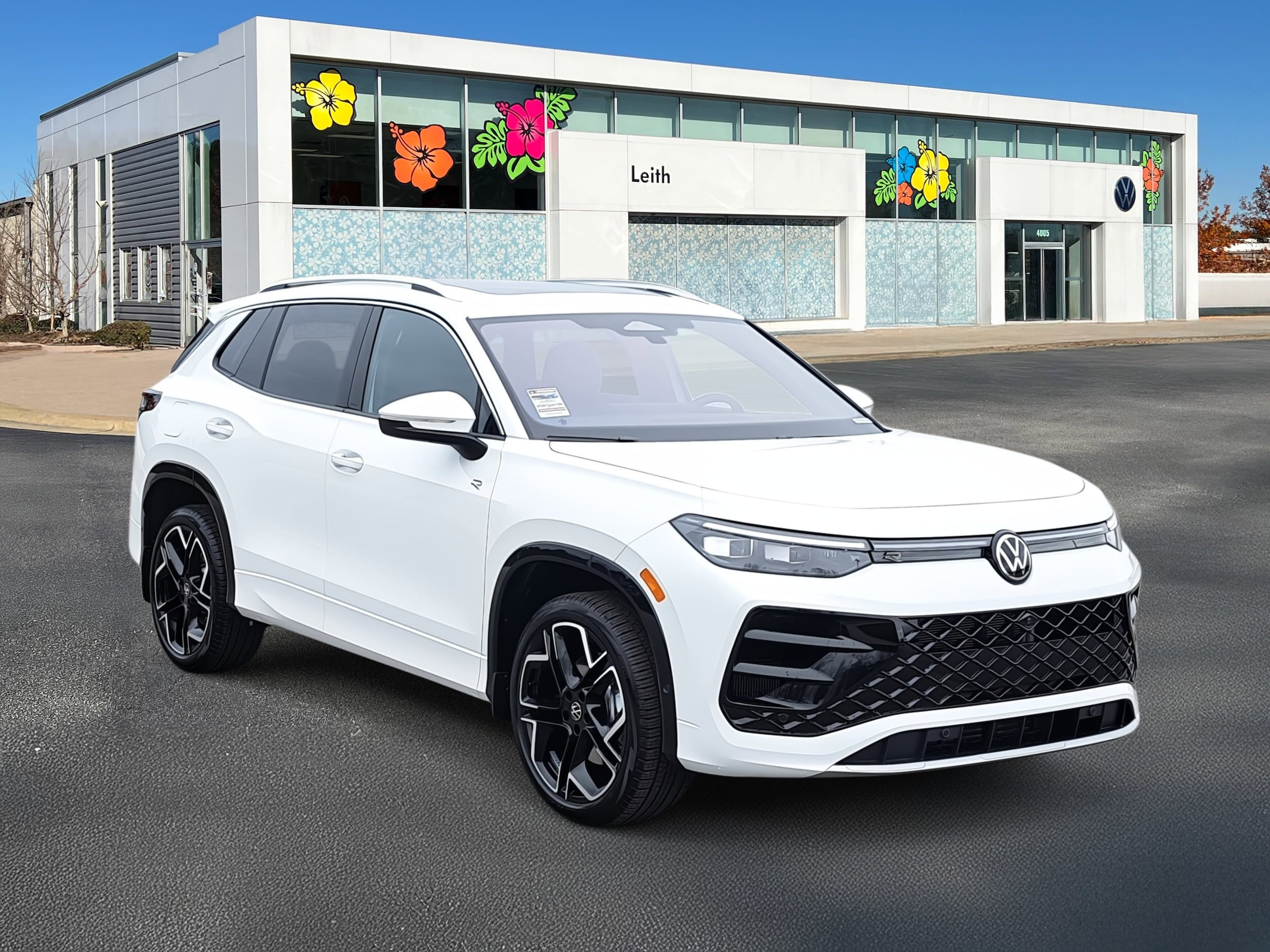 2026 Volkswagen Tiguan SEL R-LINE TURBO's photo