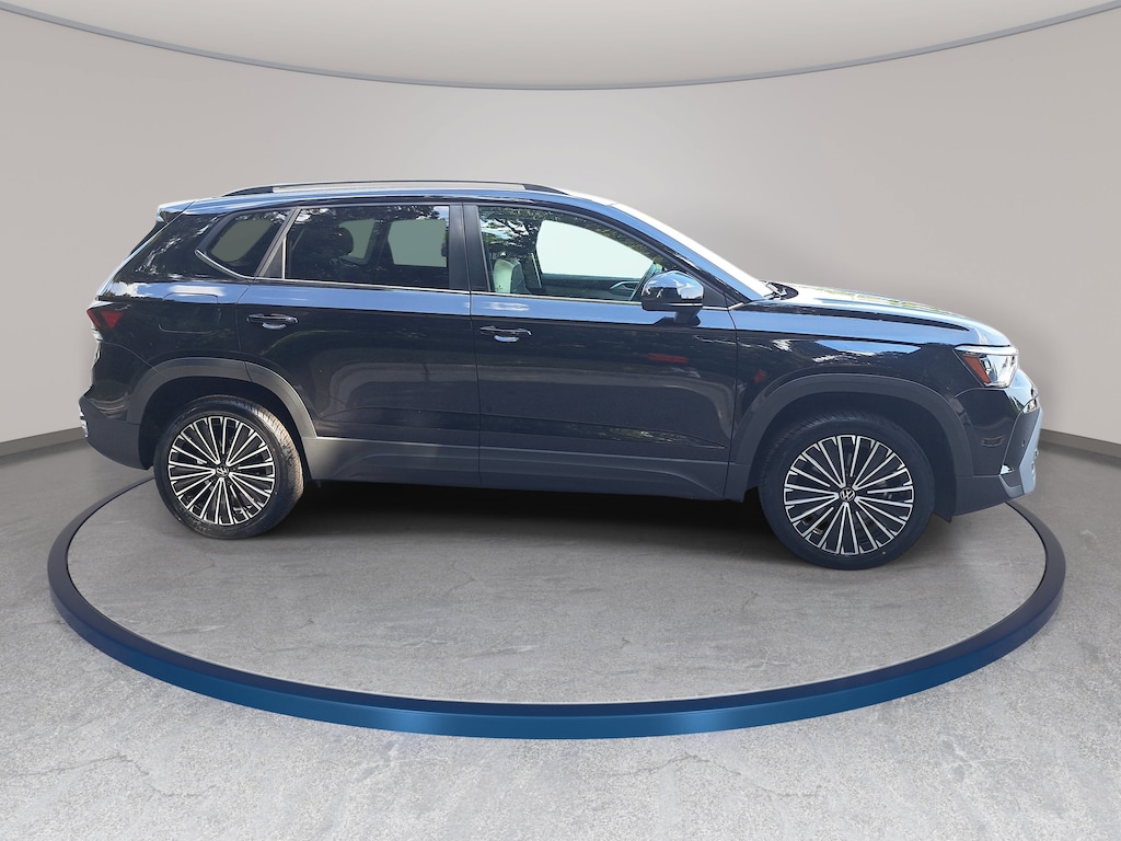 Used 2025 Volkswagen Taos 1.5T SE SUV