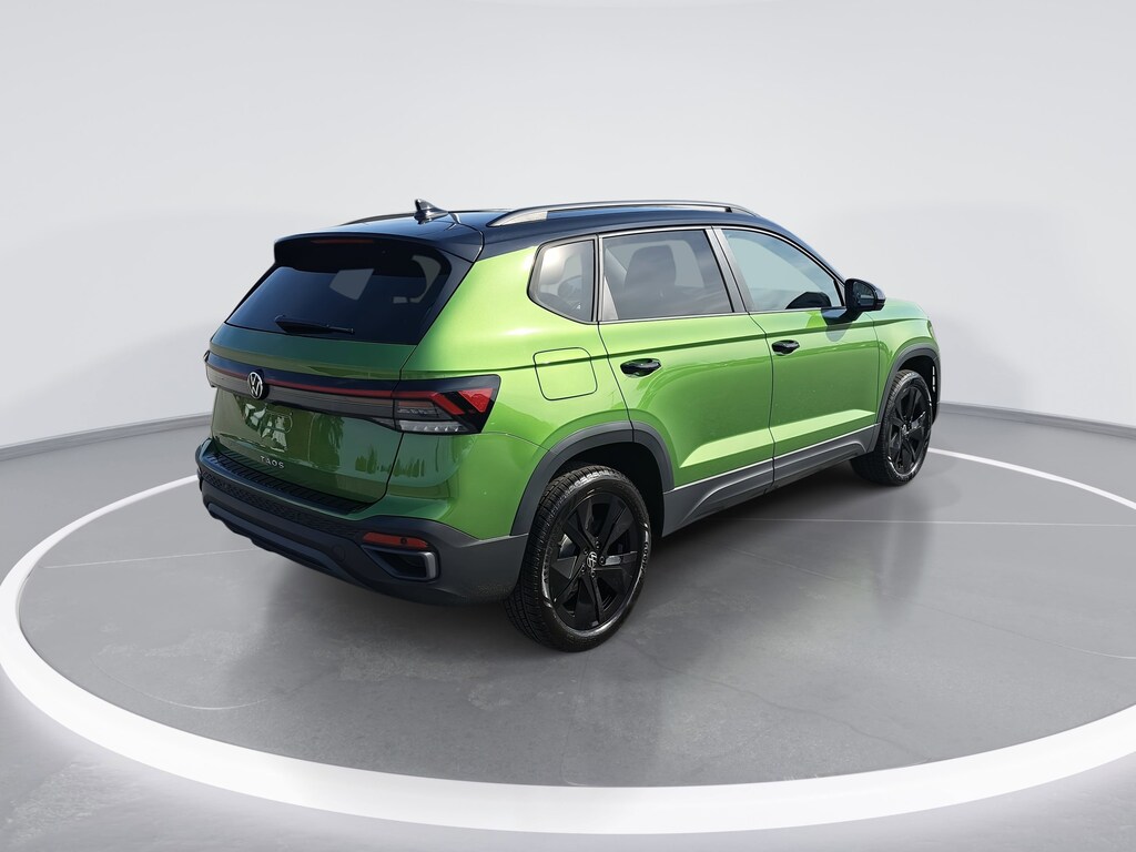 New 2026 Volkswagen Taos 1.5T SE Black SUV