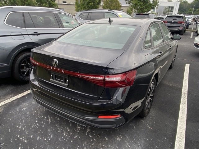 2025 Volkswagen Jetta 1.5T Sport photo 4