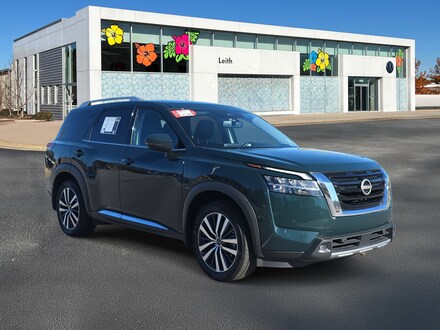 2022 Nissan Pathfinder Platinum SUV