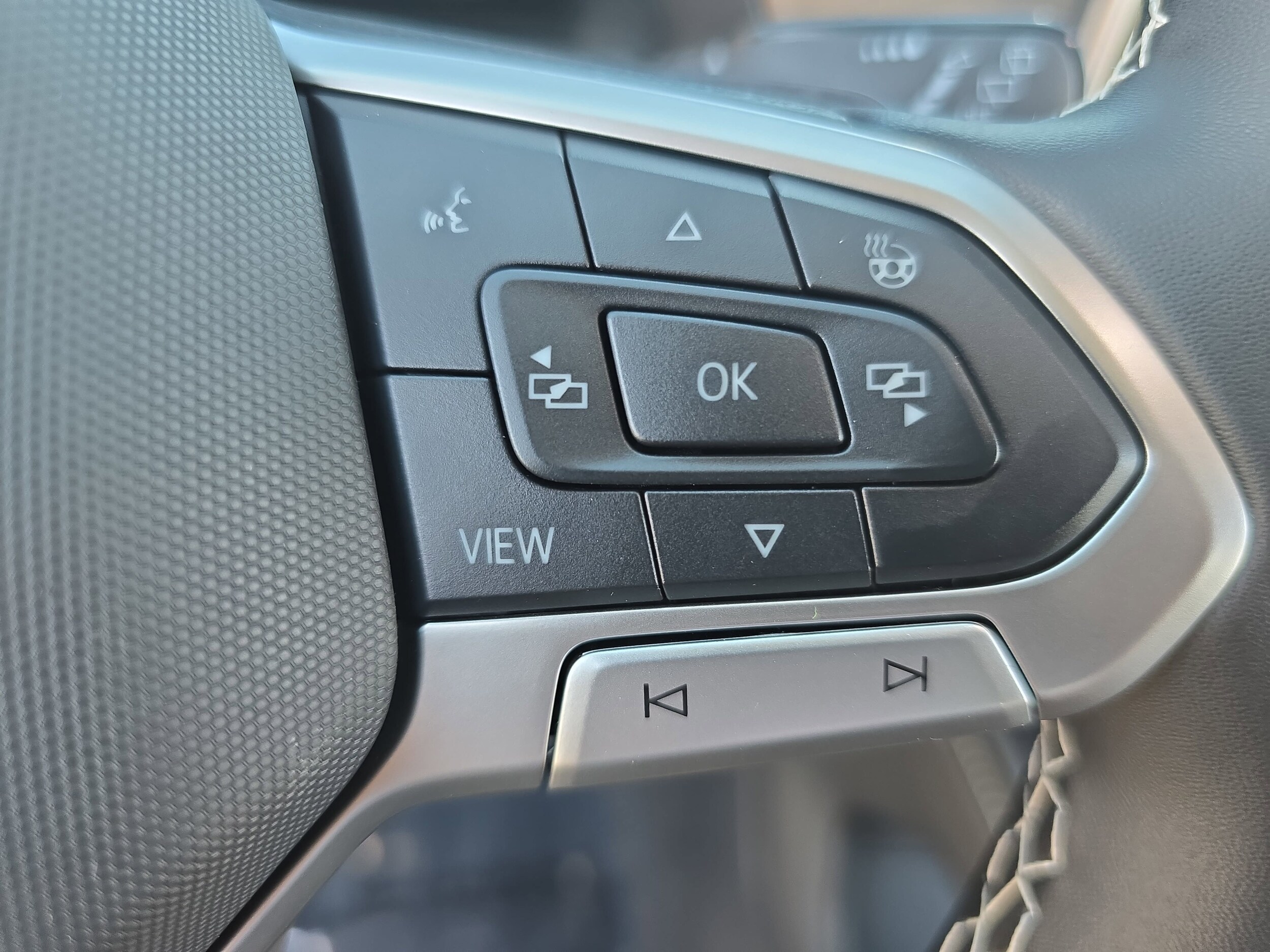 2026 Volkswagen Atlas SE w/Tech - Photo 19