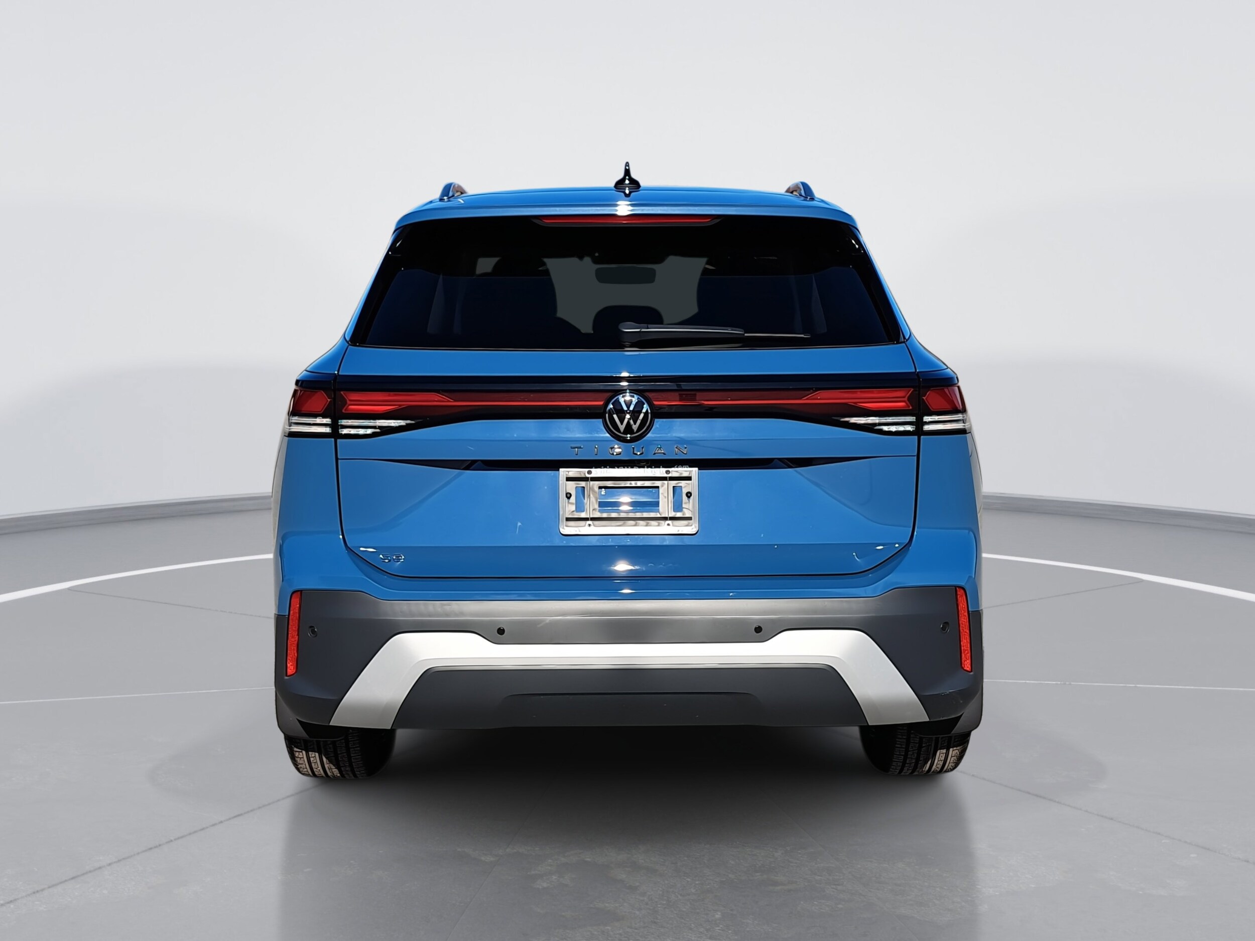 2026 Volkswagen Tiguan SE photo 4