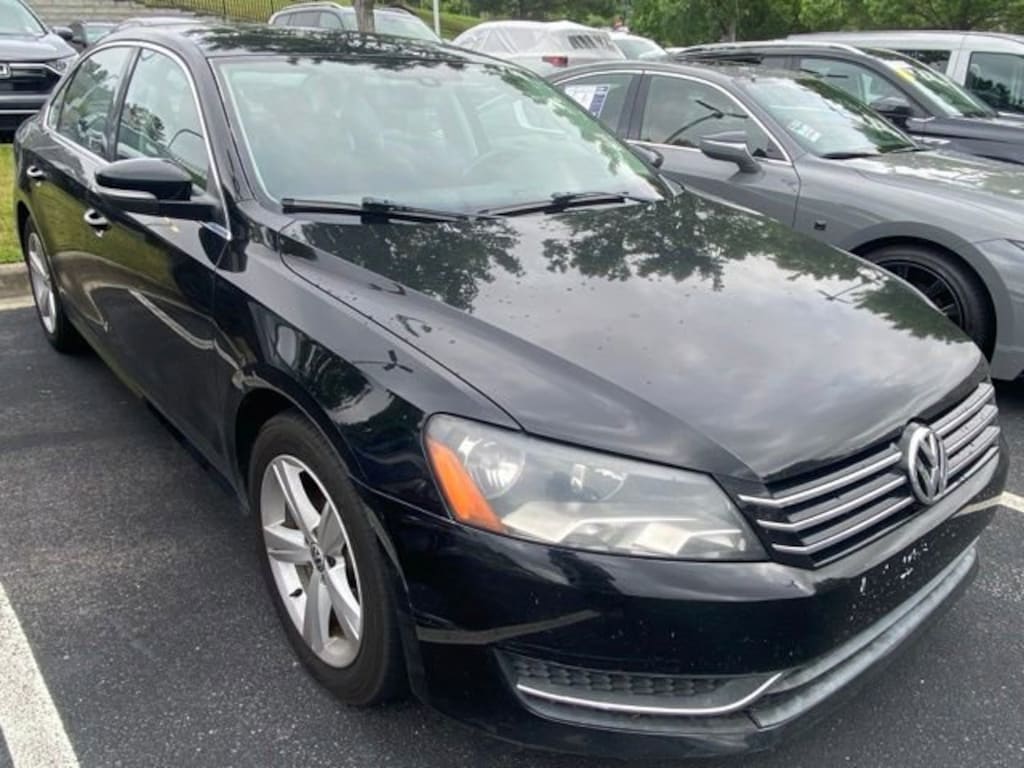 Used 2012 Volkswagen Passat 2.5L SE Sedan