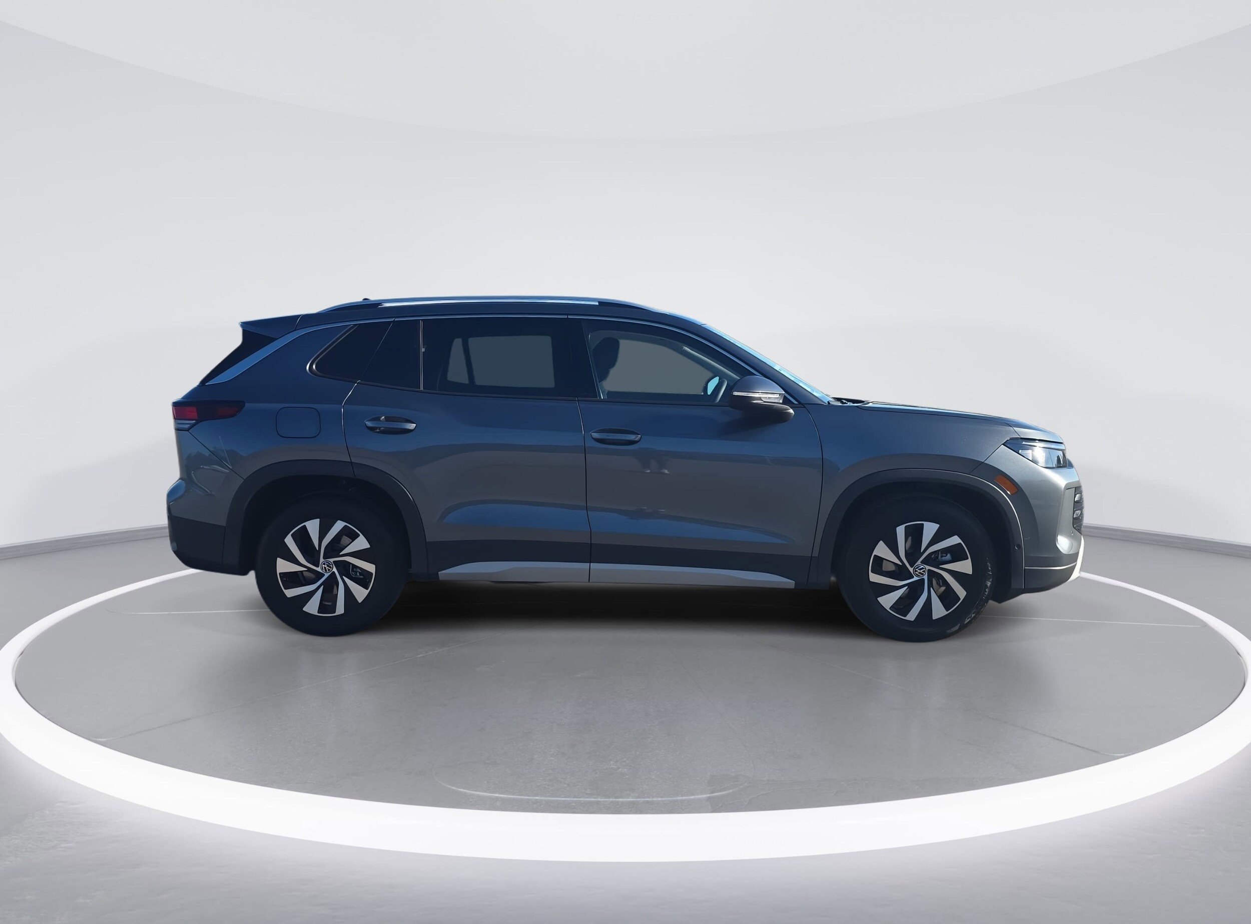 2026 Volkswagen Tiguan S photo 2