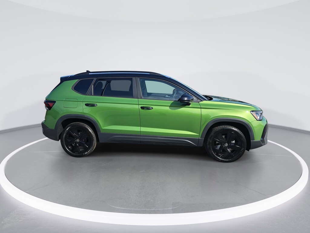 New 2026 Volkswagen Taos 1.5T SE Black SUV