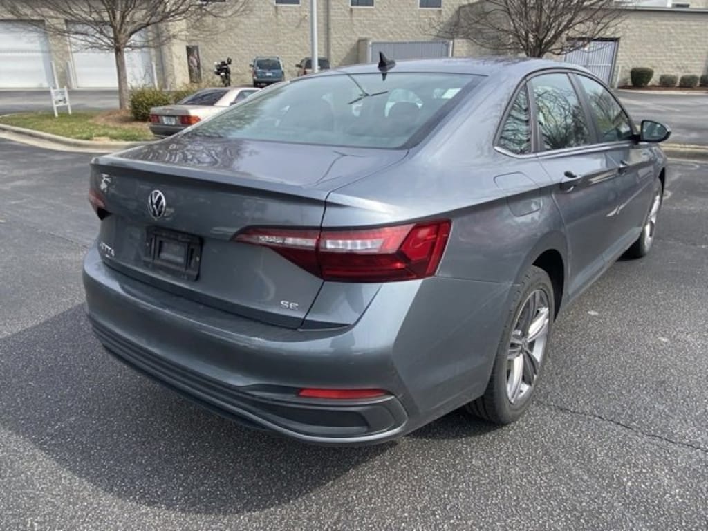 Used 2022 Volkswagen Jetta 1.5T SE Sedan