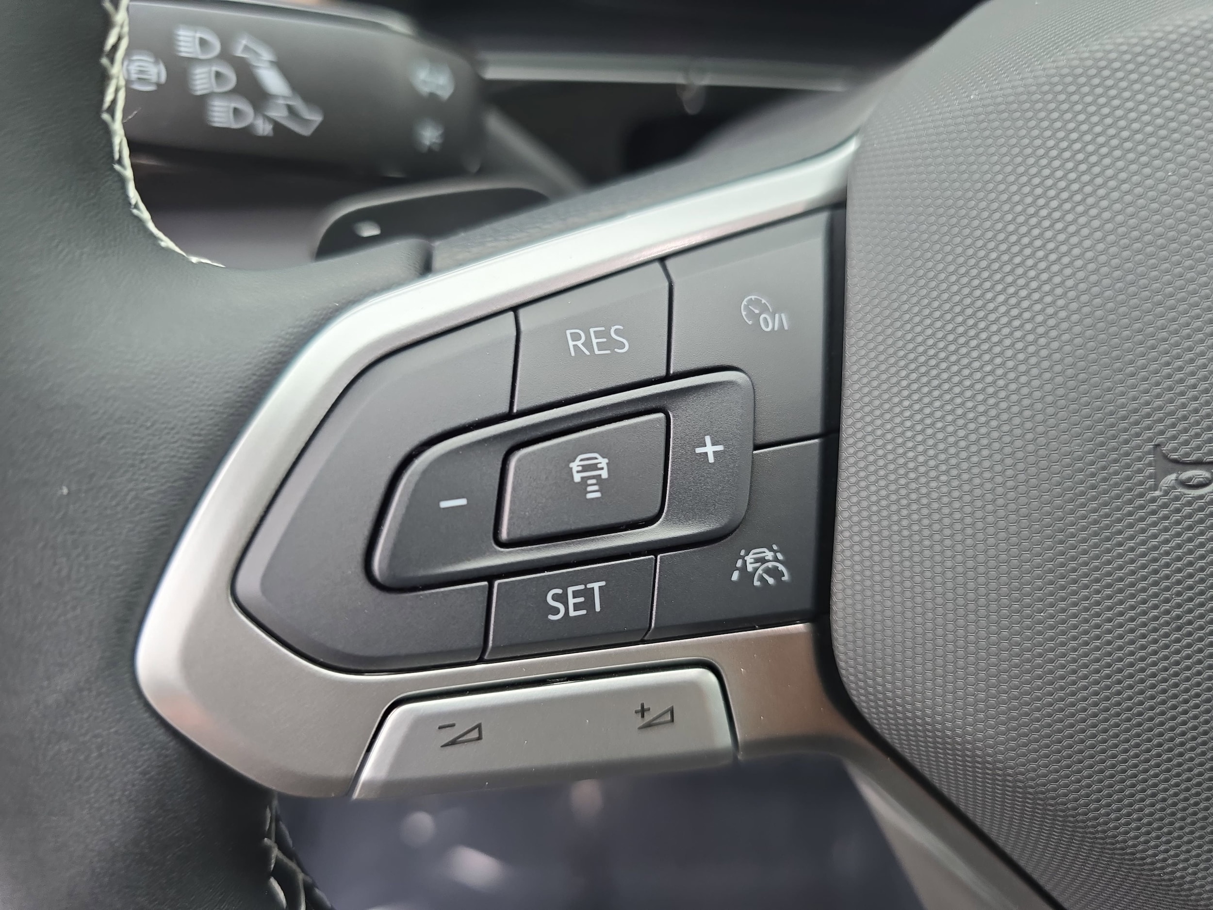 2026 Volkswagen Atlas SE w/Tech - Photo 18