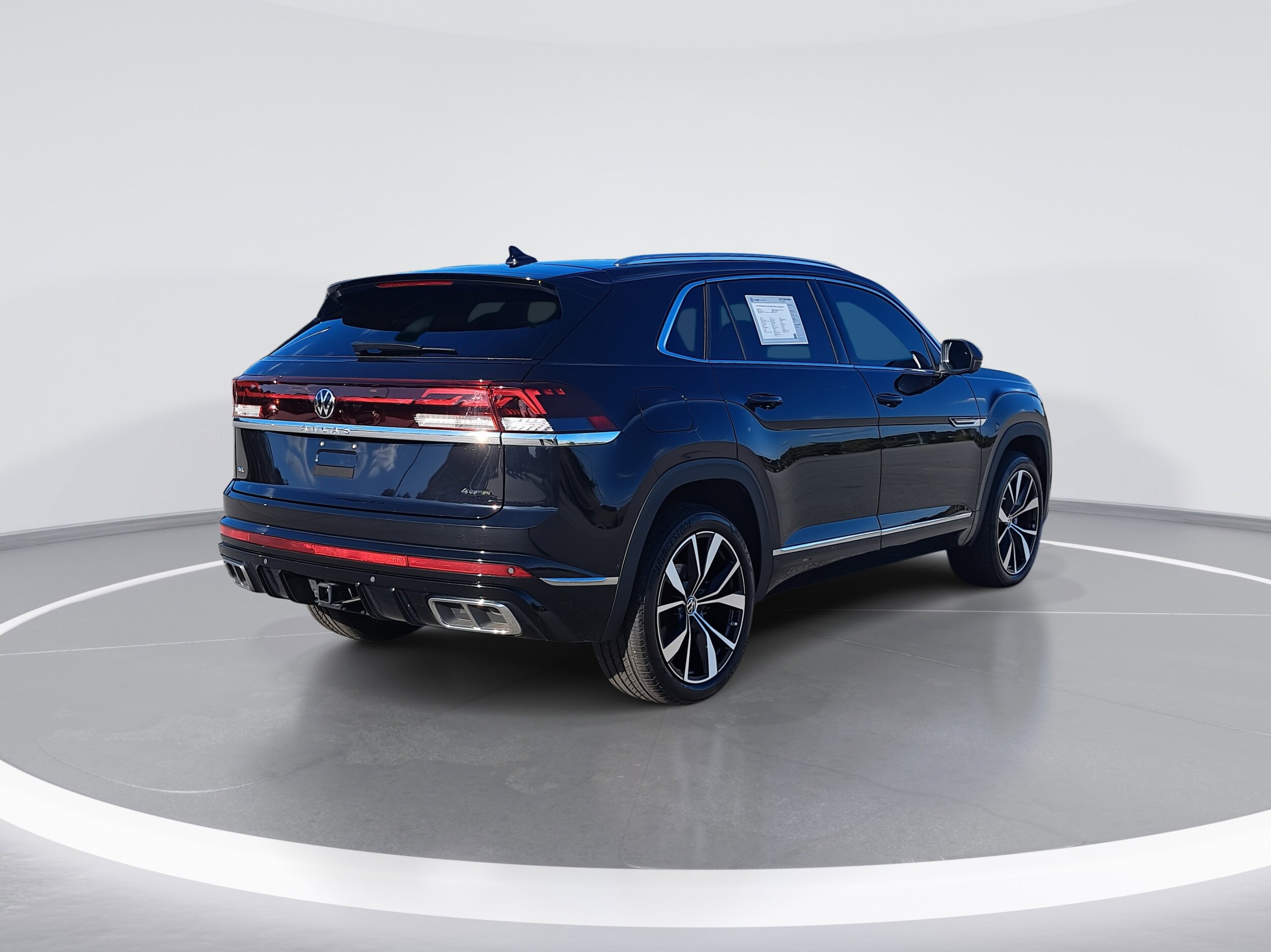 2024 Volkswagen Atlas Cross Sport SEL Premium R-Line photo 2