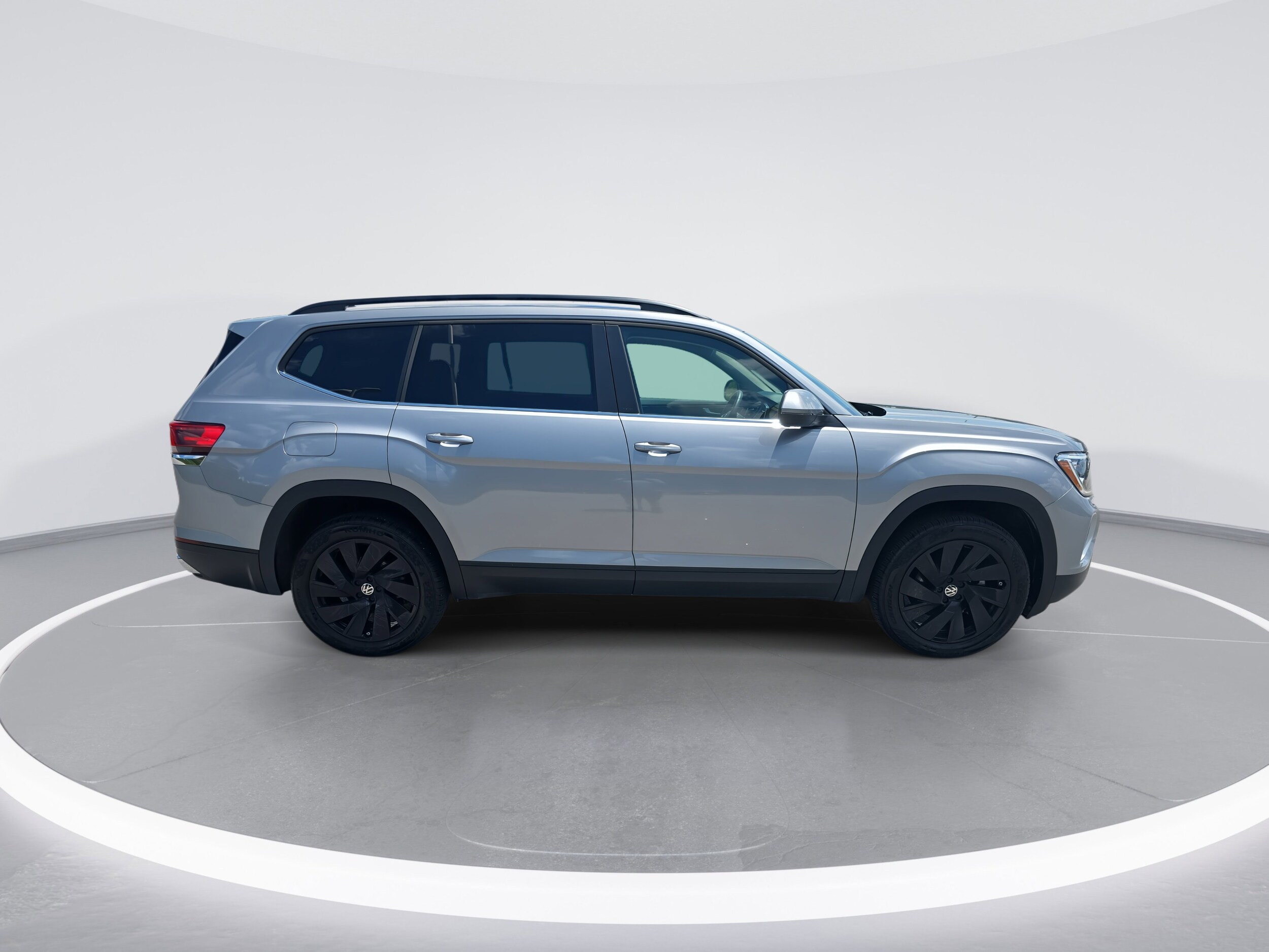 2024 Volkswagen Atlas SE Technology photo 2