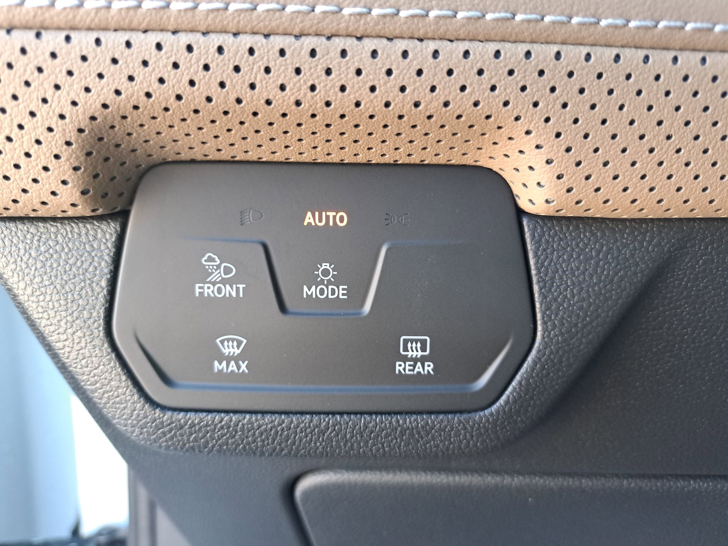2026 Volkswagen Atlas Cross Sport SE - Photo 25