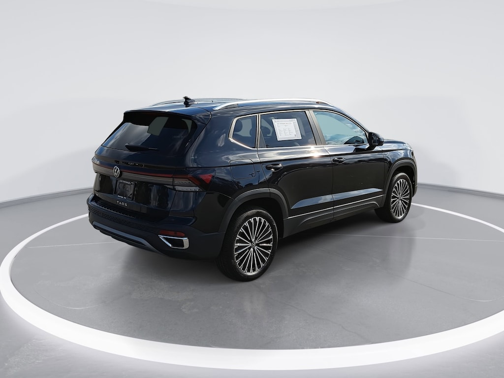 Used 2025 Volkswagen Taos 1.5T SE SUV