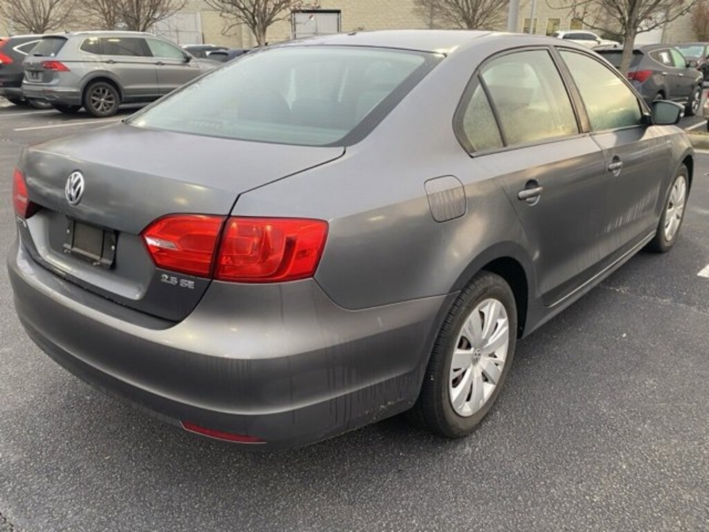 Used 2011 Volkswagen Jetta 2.5L SE Sedan