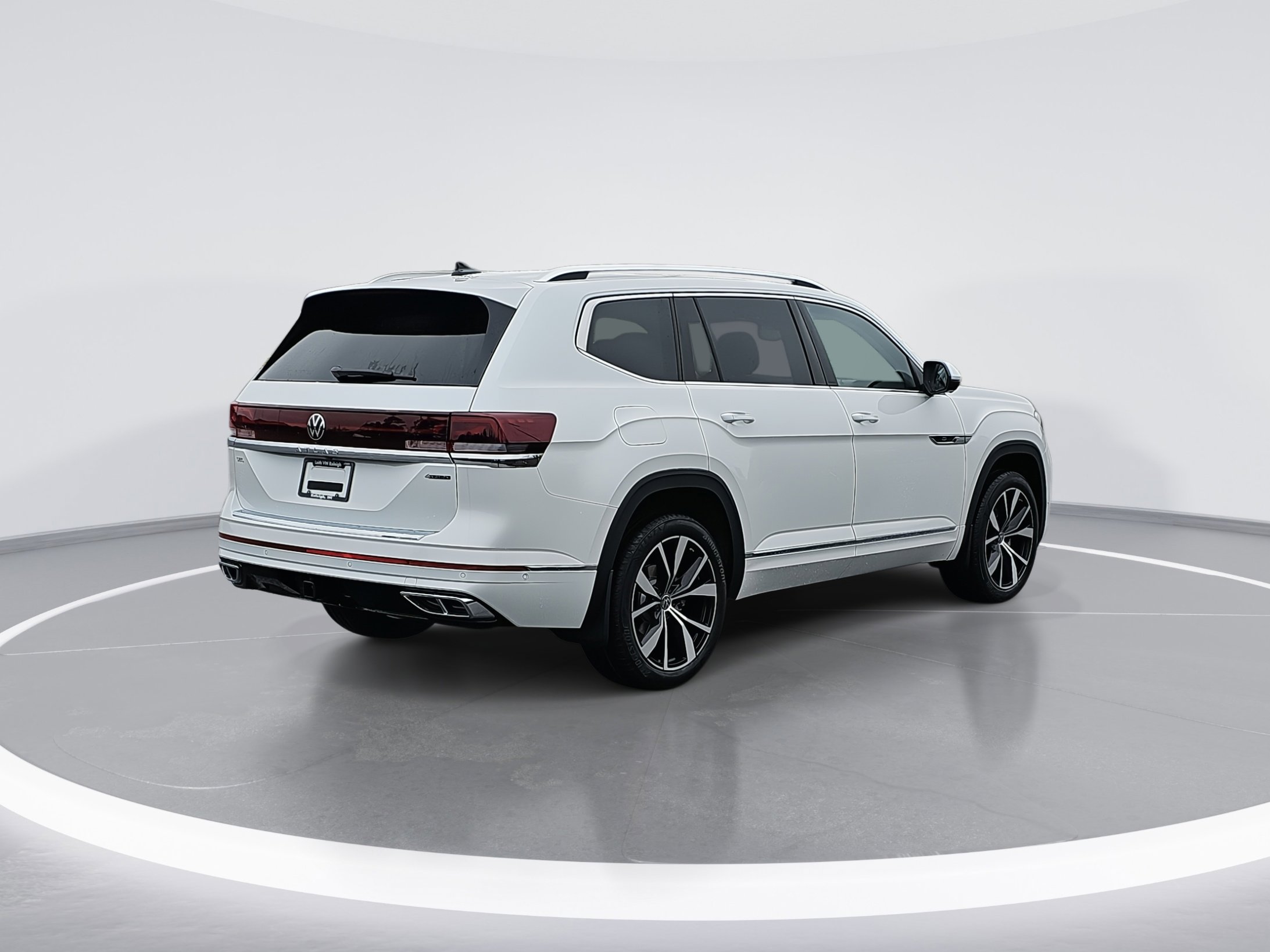 2025 Volkswagen Atlas SEL Premium R-Line photo 3