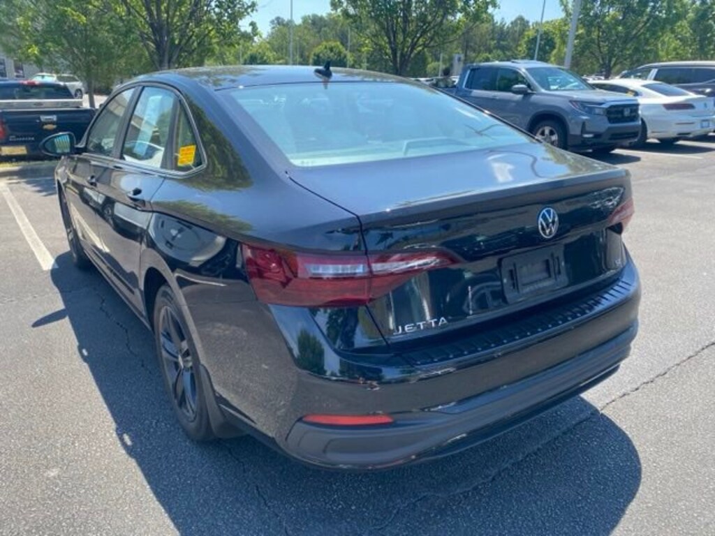 Used 2023 Volkswagen Jetta 1.5T SE Sedan