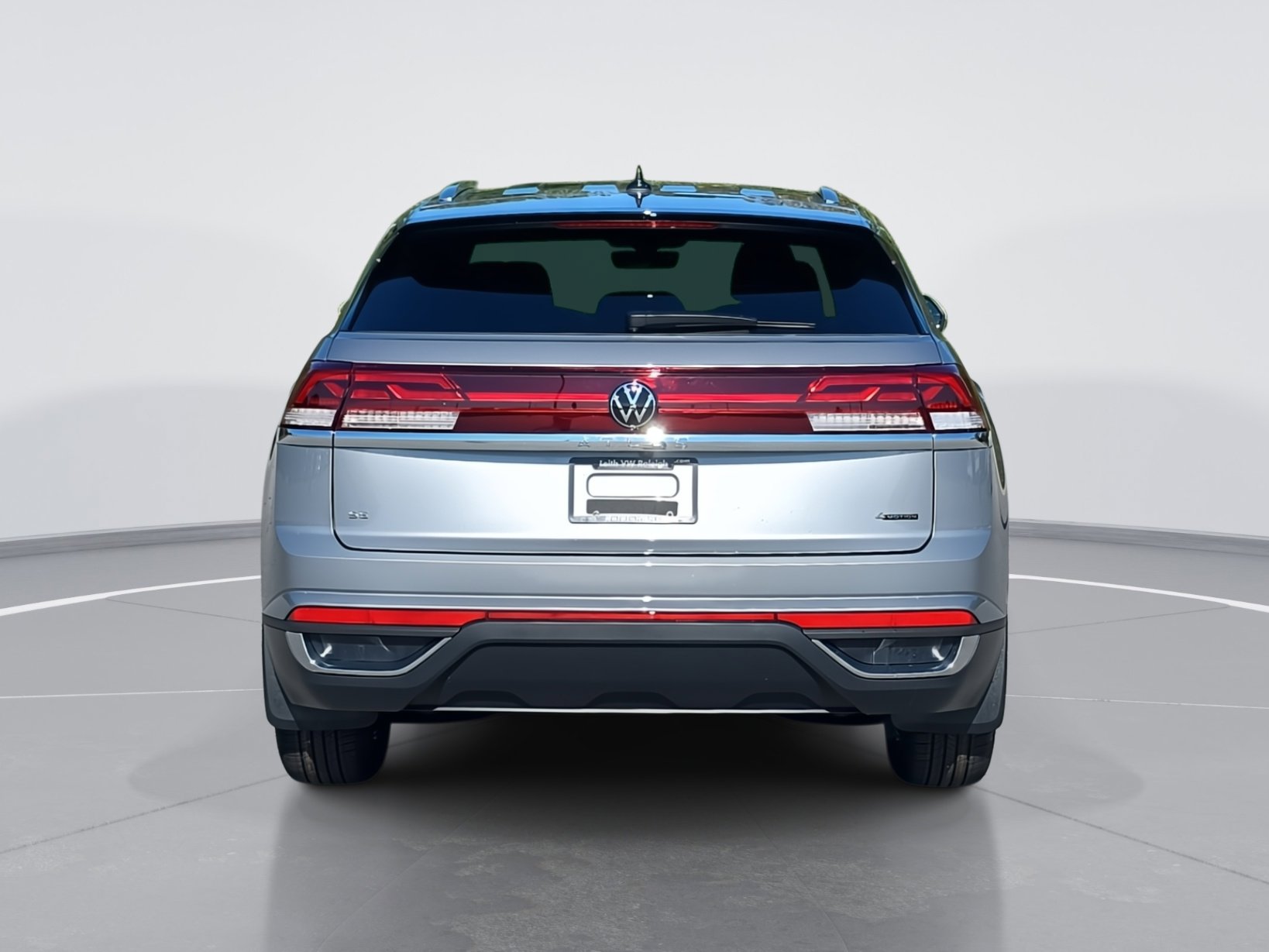 2026 Volkswagen Atlas Cross Sport SE photo 3