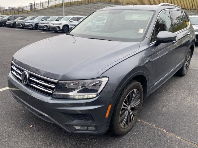 2019 Volkswagen Tiguan SEL photo 2