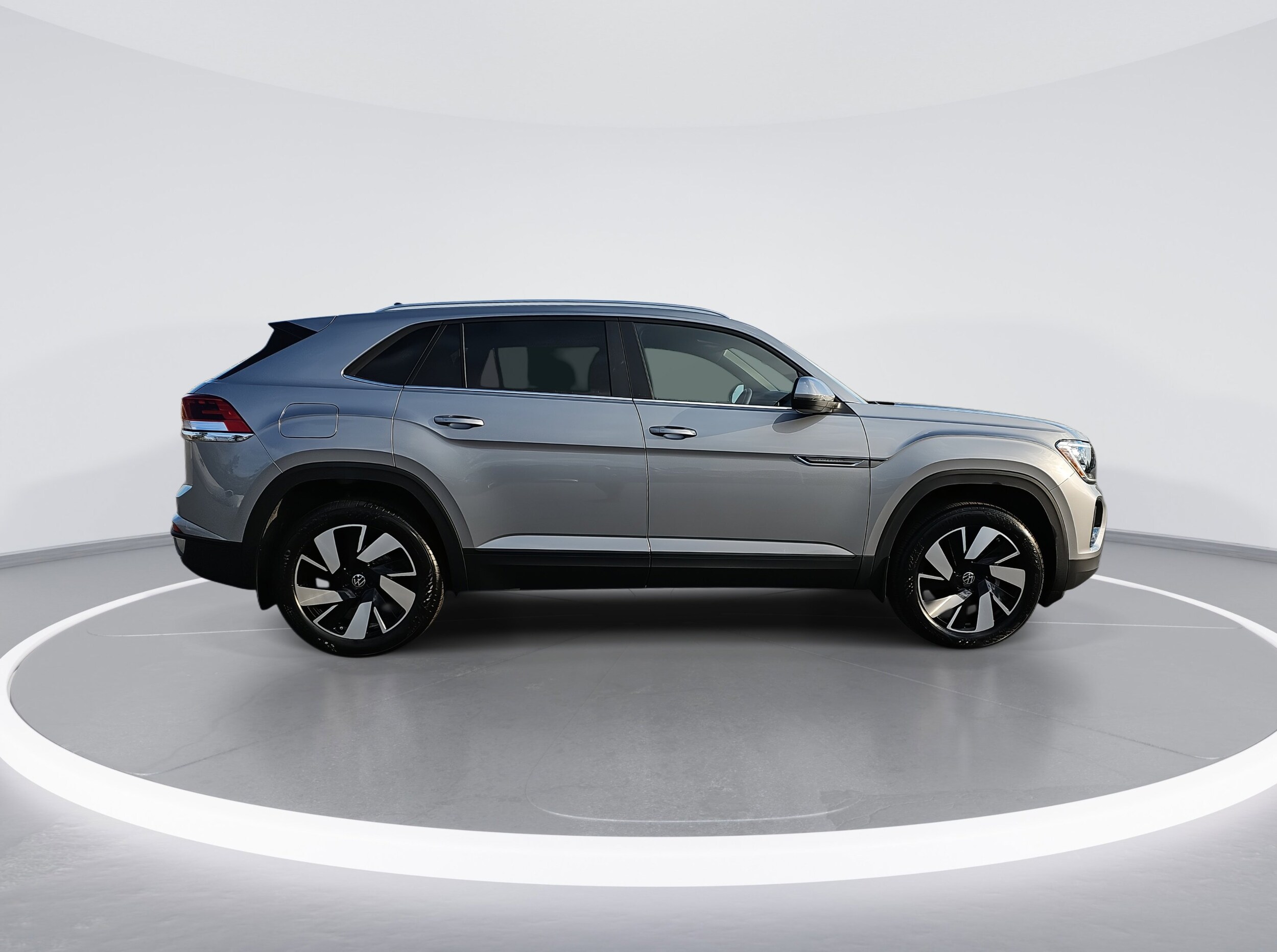 2025 Volkswagen Atlas Cross Sport SE Technology photo 2
