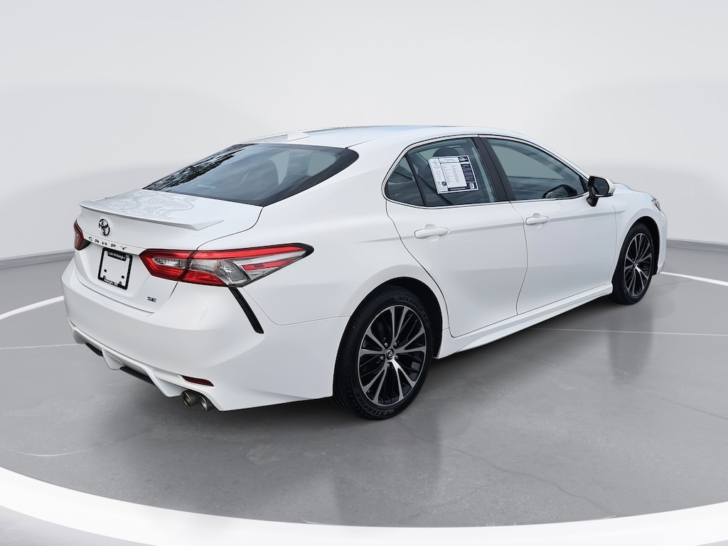 Used 2019 Toyota Camry SE Sedan