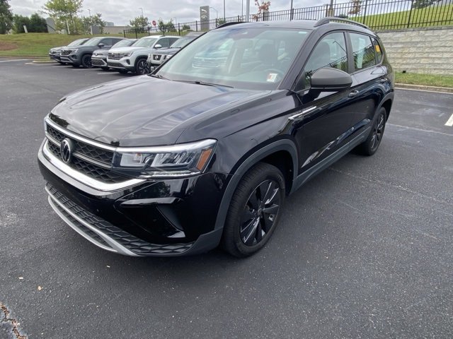2022 Volkswagen Taos S photo 2