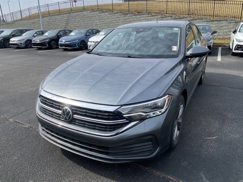 Used 2022 Volkswagen Jetta 1.5T SE Sedan