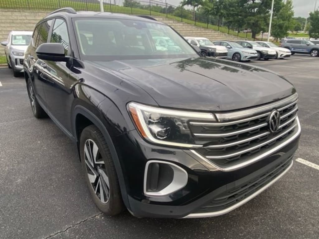 Used 2024 Volkswagen Atlas 2.0T SE w/Technology SUV