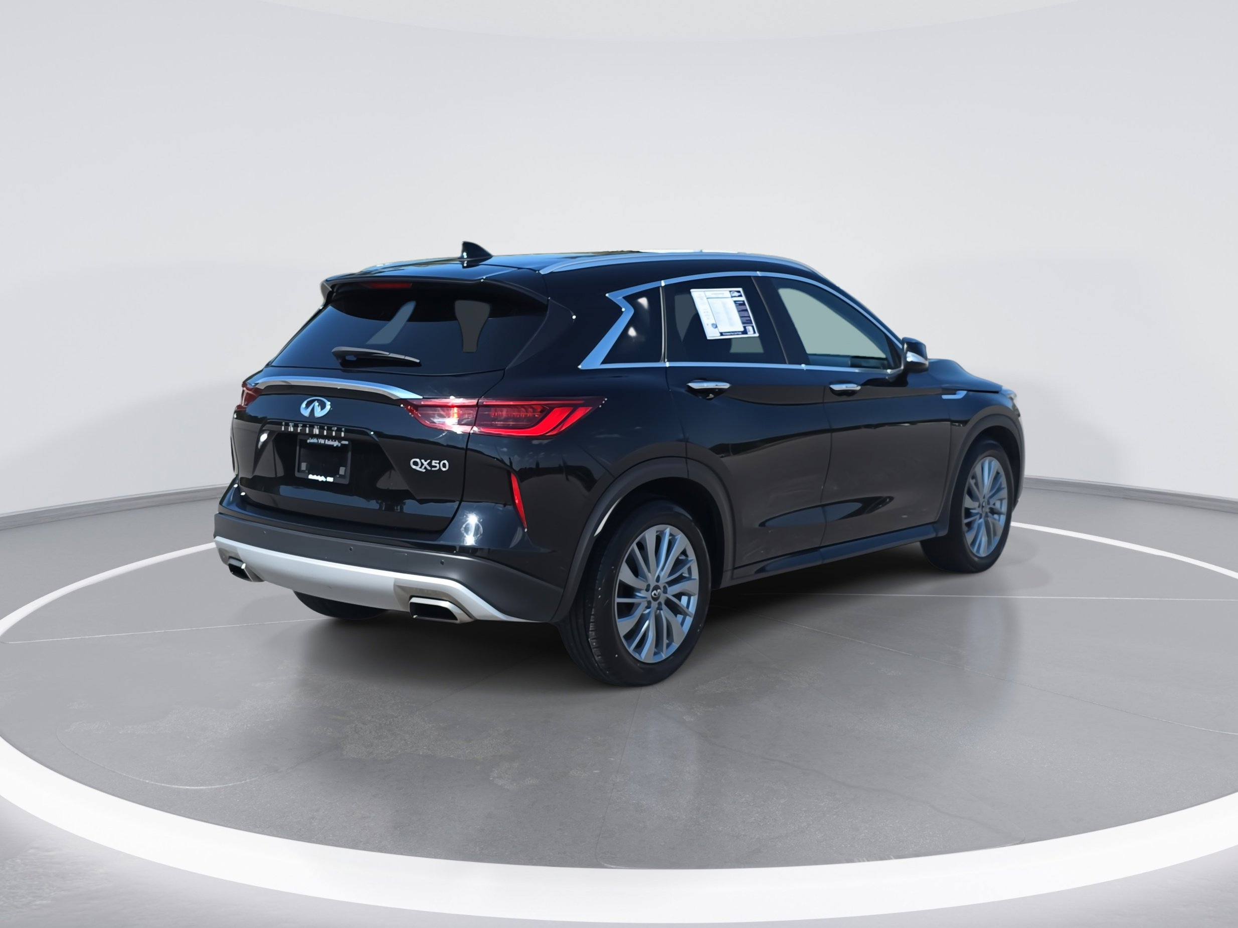 2024 Infiniti QX50 Luxe photo 3
