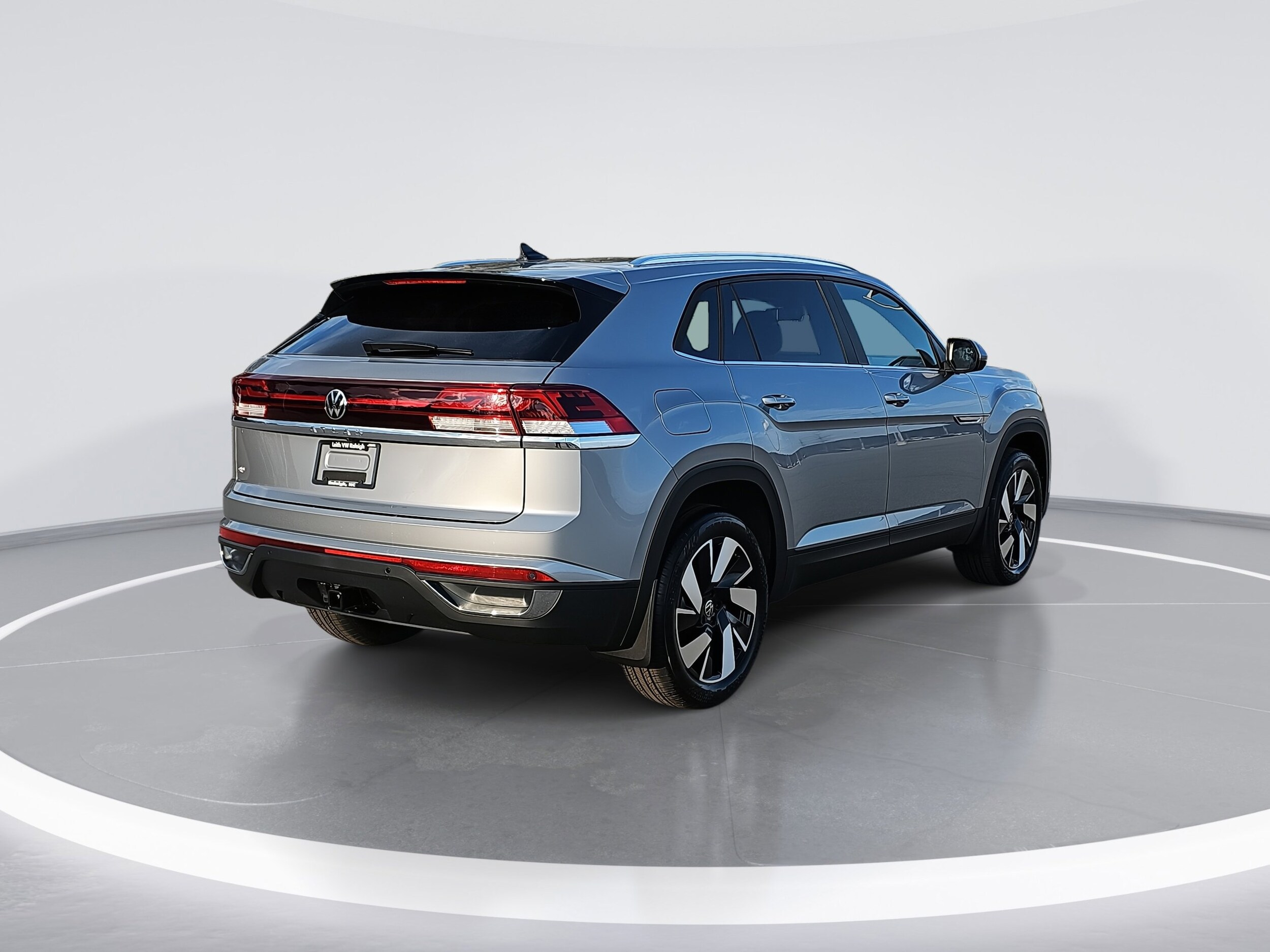 2025 Volkswagen Atlas Cross Sport SE Technology photo 3