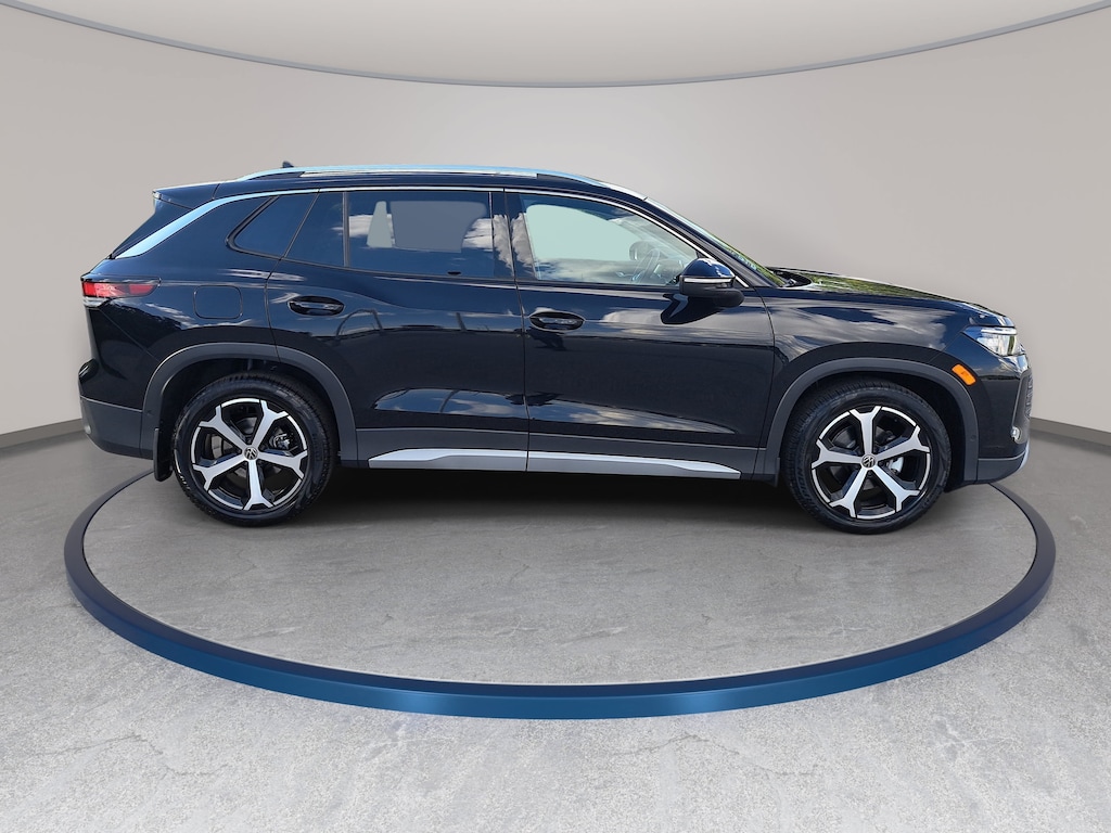 New 2026 Volkswagen Tiguan SE SUV