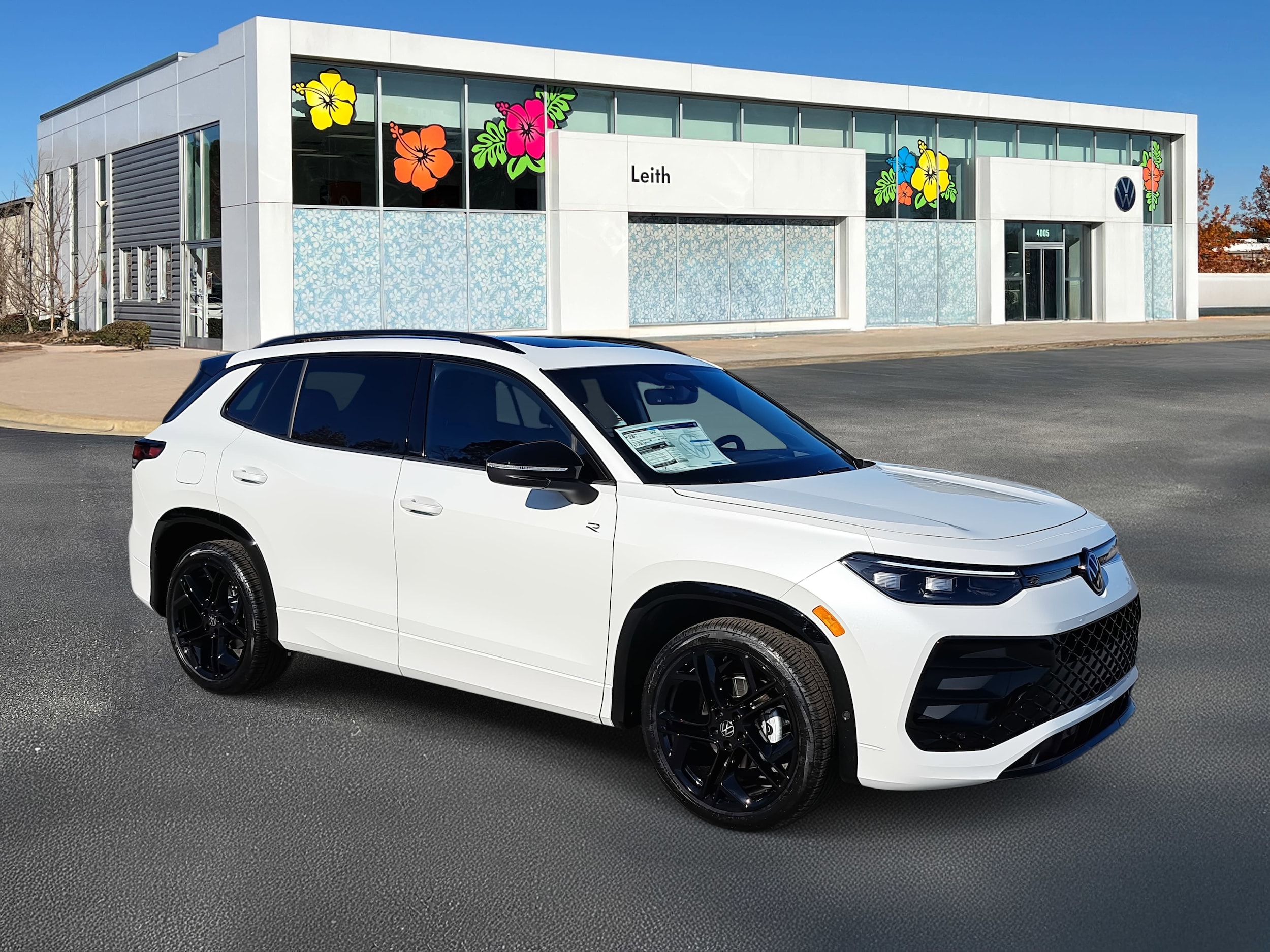 2026 Volkswagen Tiguan SE R-LINE BLACK's photo