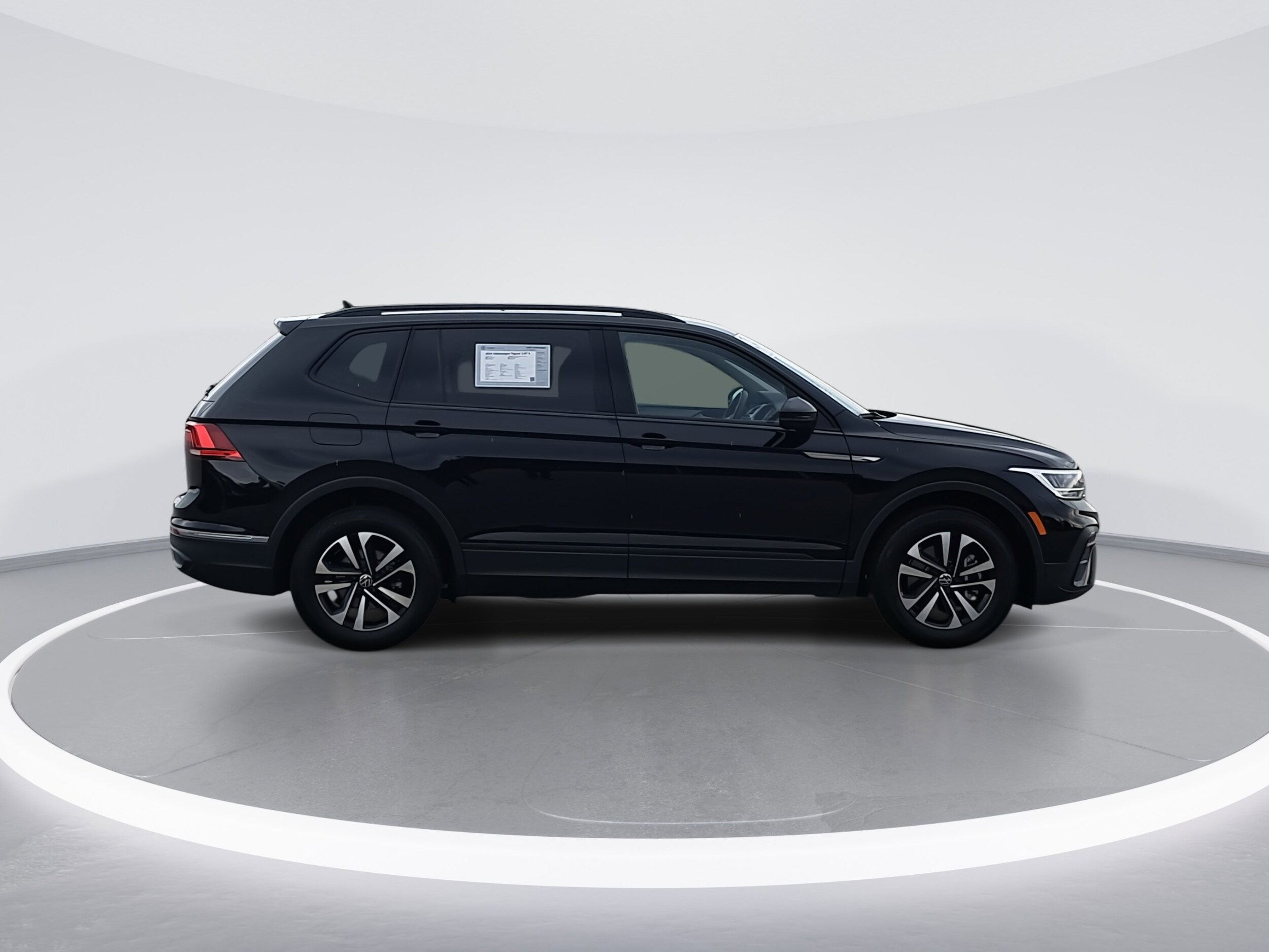 2024 Volkswagen Tiguan S photo 2