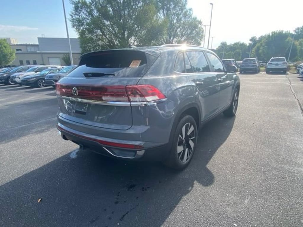 Used 2024 Volkswagen Atlas Cross Sport 2.0T SE w/Technology SUV