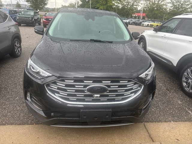 2022 Ford Edge Titanium photo 3