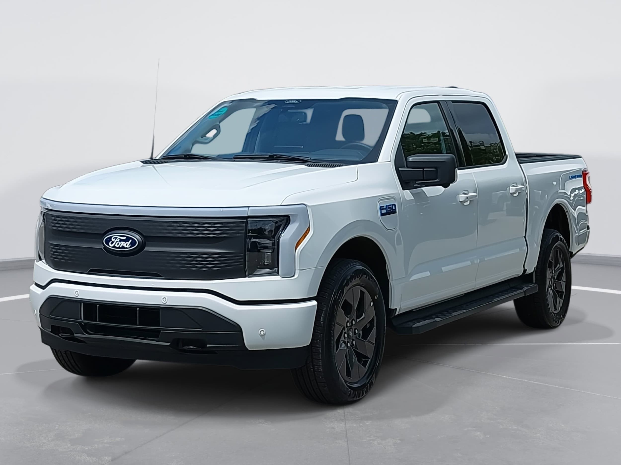 2025 Ford F-150 Lightning Flash's photo