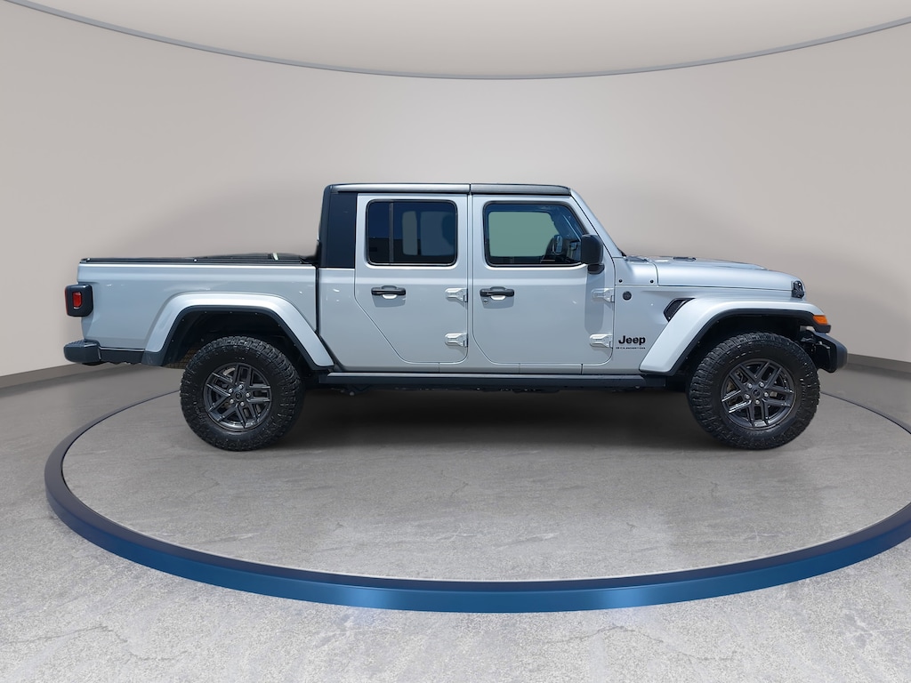 Used 2024 Jeep Gladiator Sport S Truck Crew Cab
