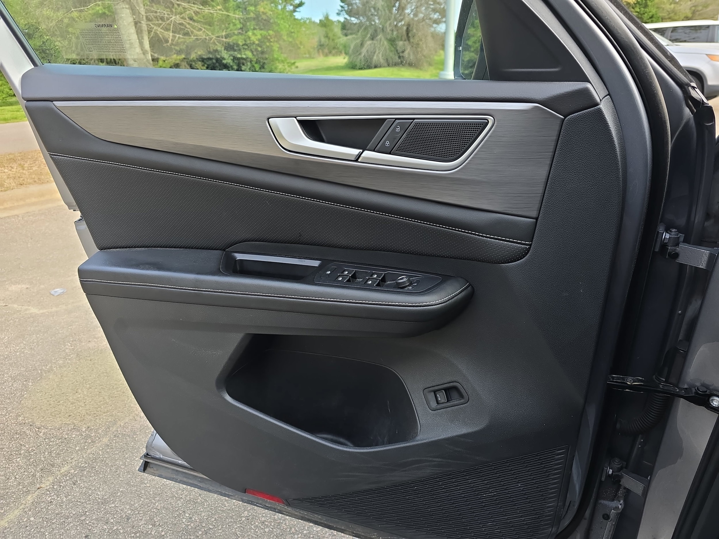 2024 Volkswagen Atlas Cross Sport SE w/Tech - Photo 28