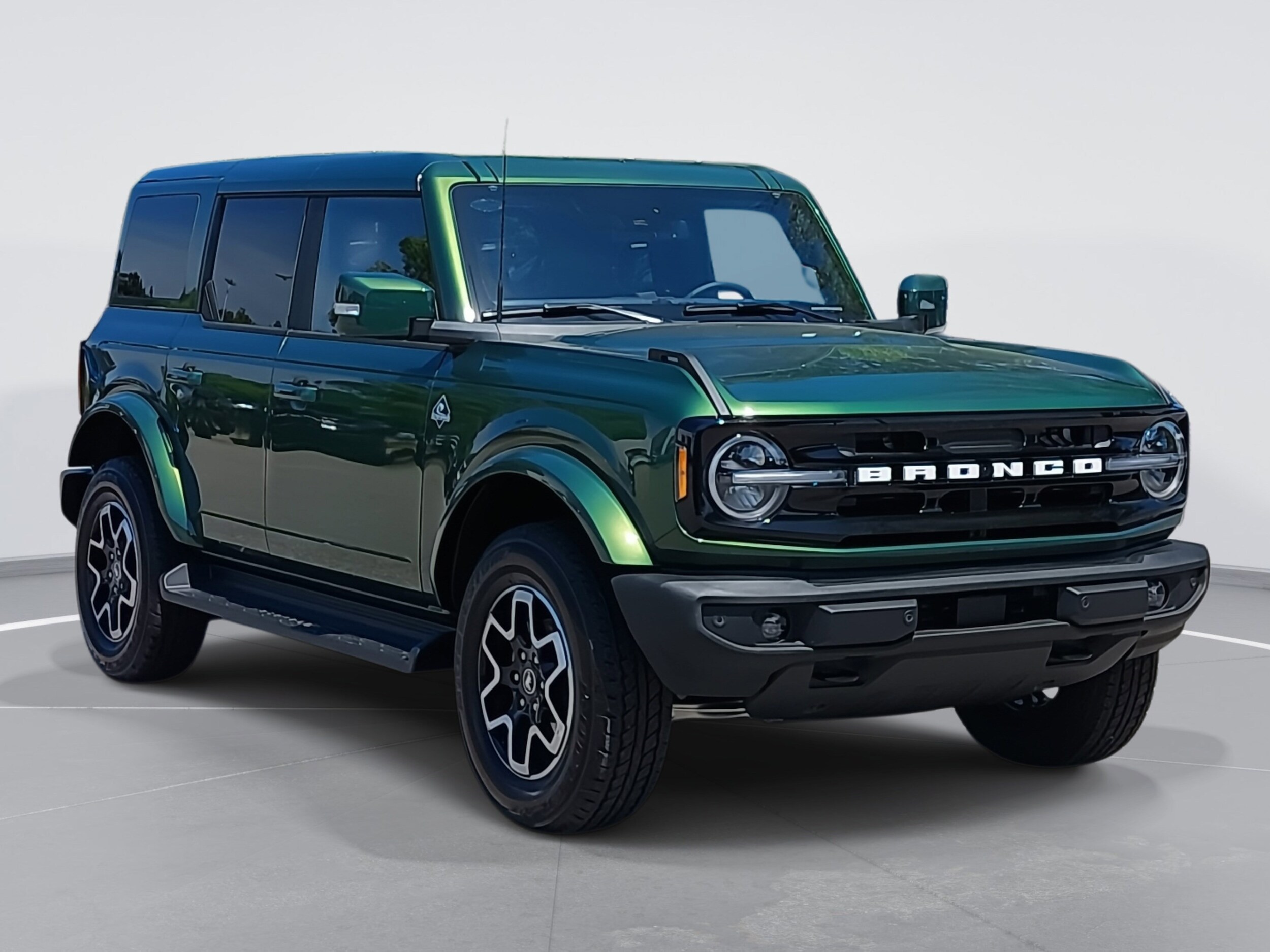 2025 Ford Bronco Outer Banks photo 3