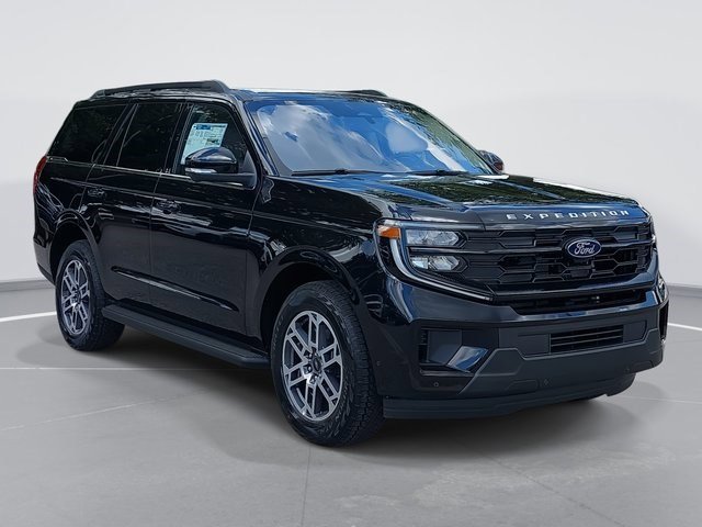 2025 Ford Expedition photo 3