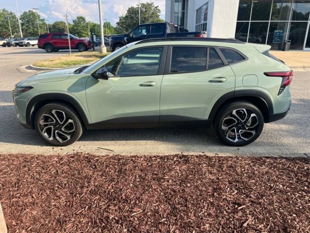Used 2024 Chevrolet Trax 2RS SUV