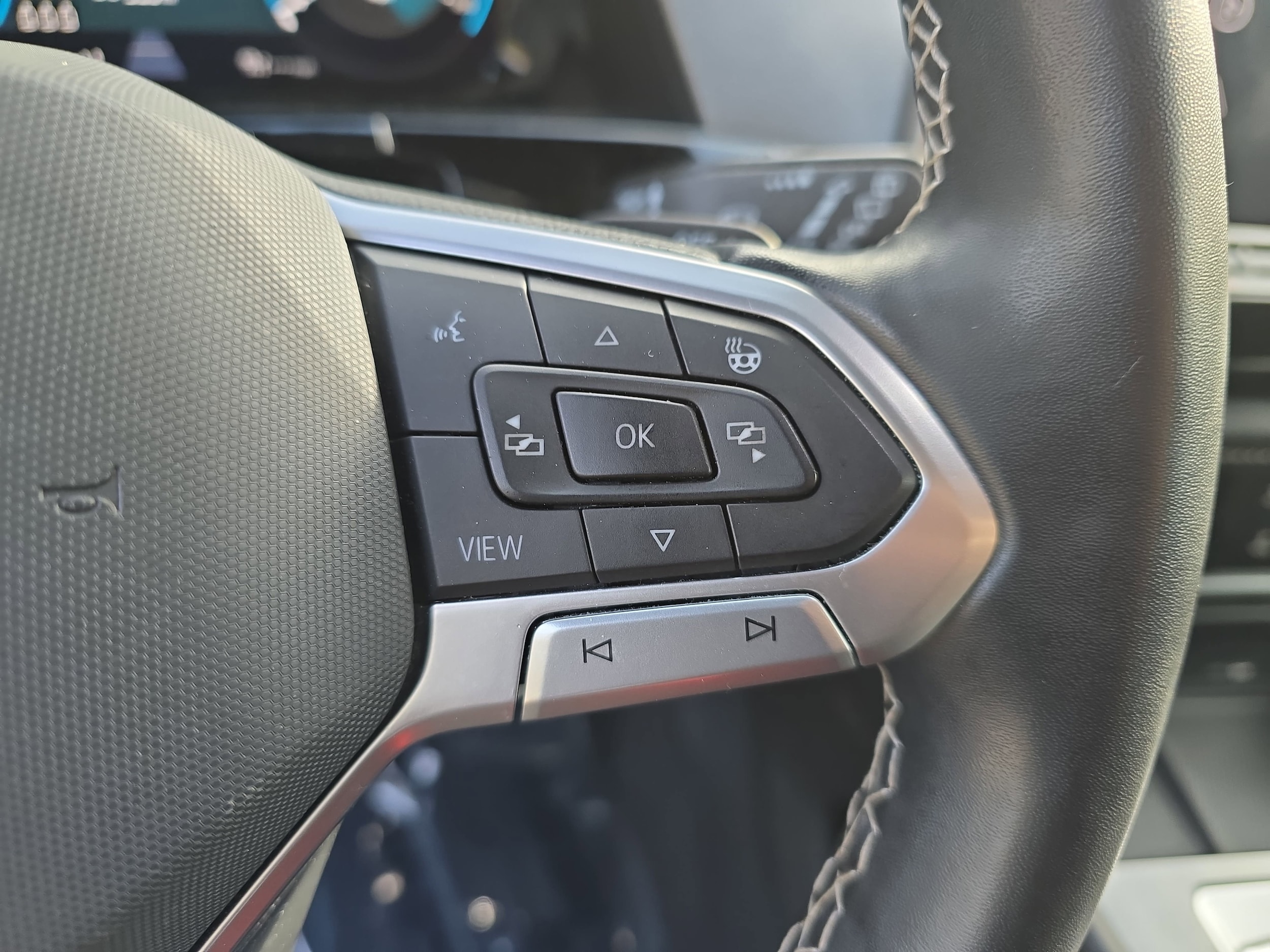 2024 Volkswagen Atlas Cross Sport SE w/Tech - Photo 19
