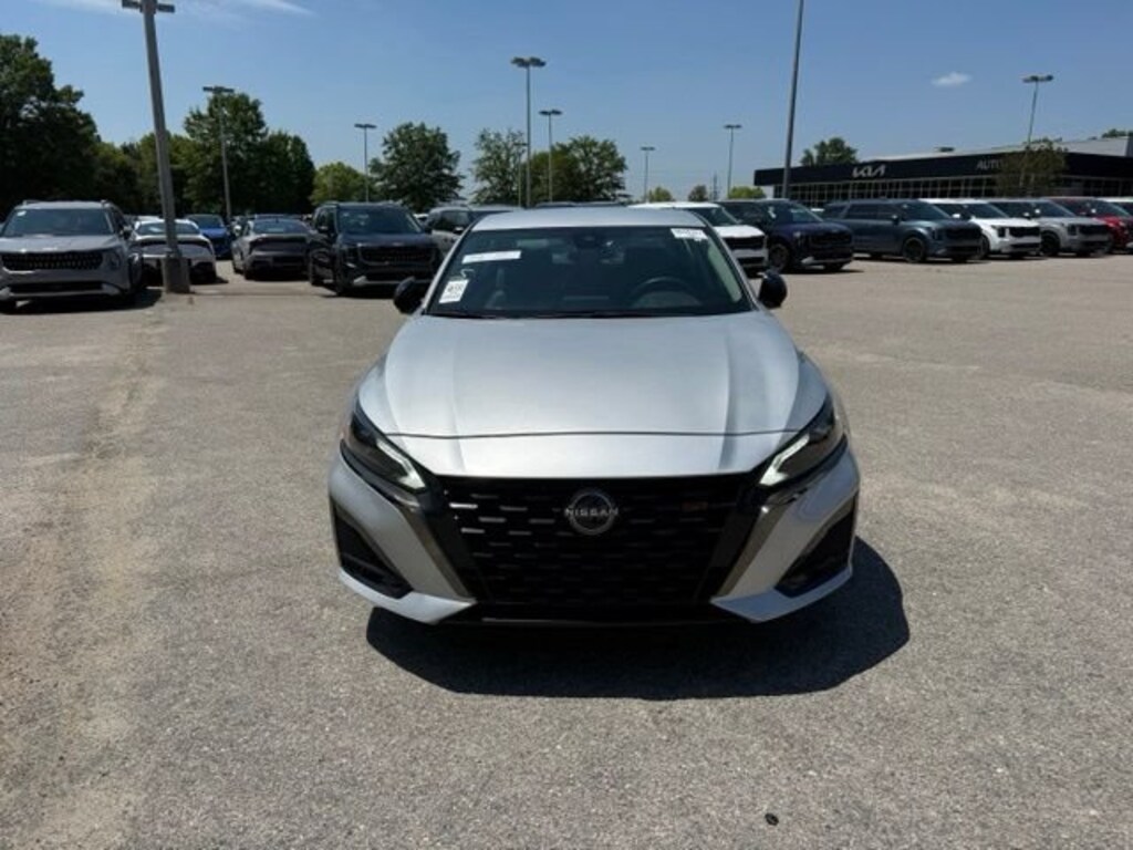 Used 2024 Nissan Altima 2.5 SR Sedan