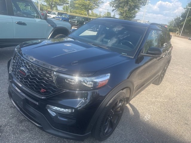 2022 Ford Explorer ST photo 2
