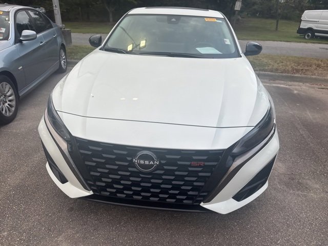 2023 Nissan Altima 2.5 SR photo 2